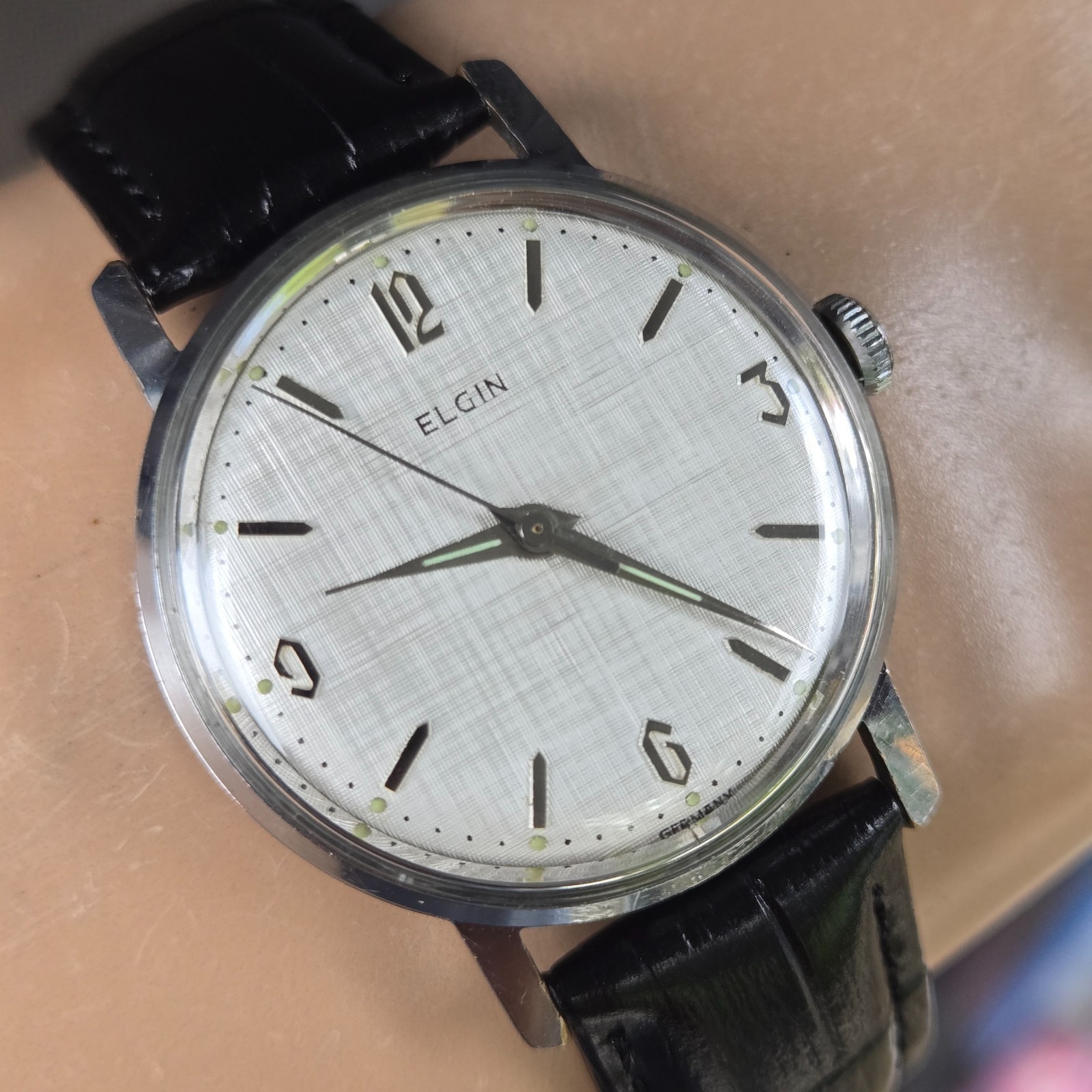Vintage ELGIN men’s manual wind watch Linen dial Germany 1960s