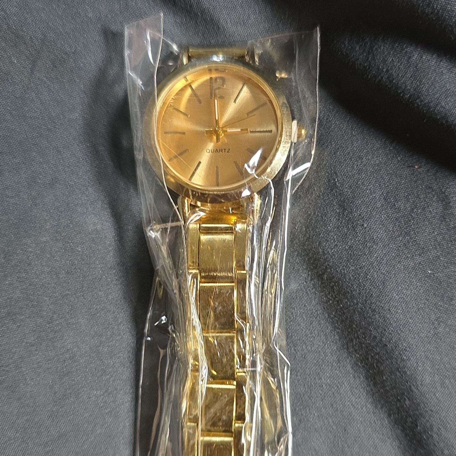Quartz Analog Gold Tone Round Dial Metal Bracelet Watch Arabic/Stick 12-Hour