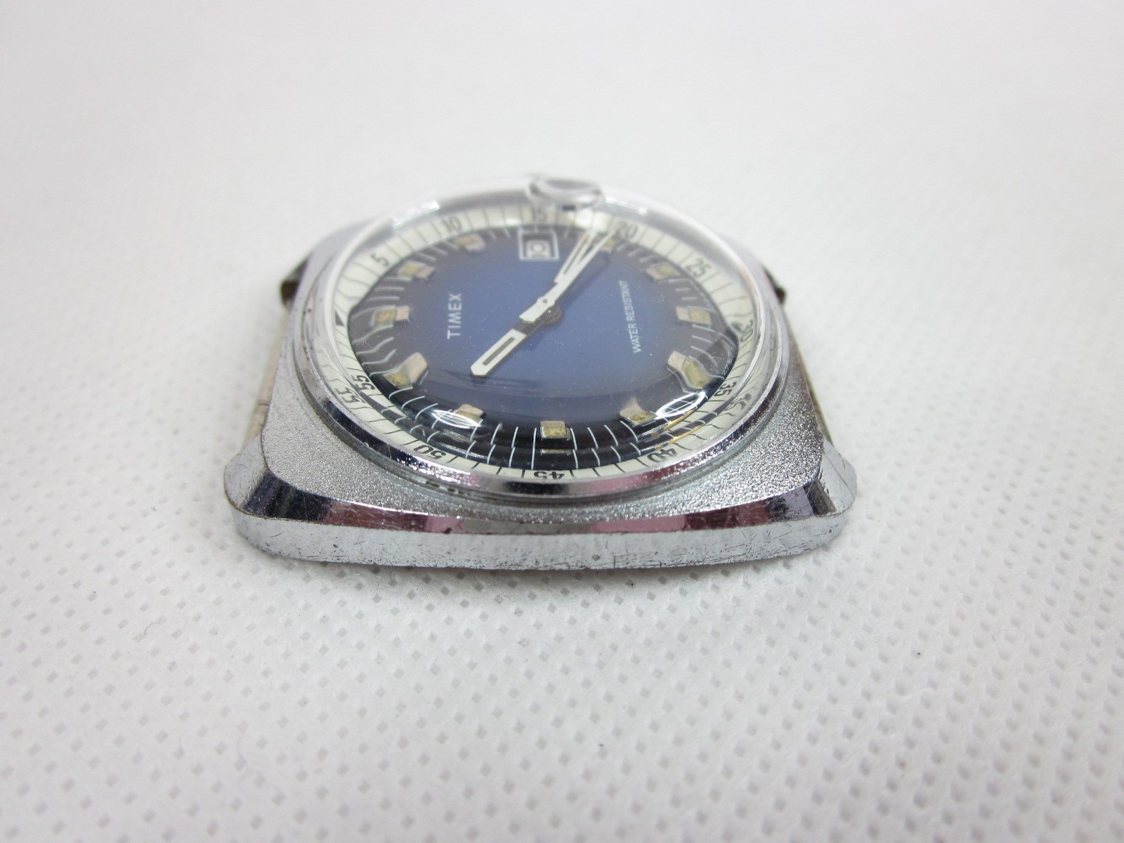 TIMEX FRANCE 27671 WATER RESISTANT DATE VINTAGE MANUAL WRISTWATCH WORKS