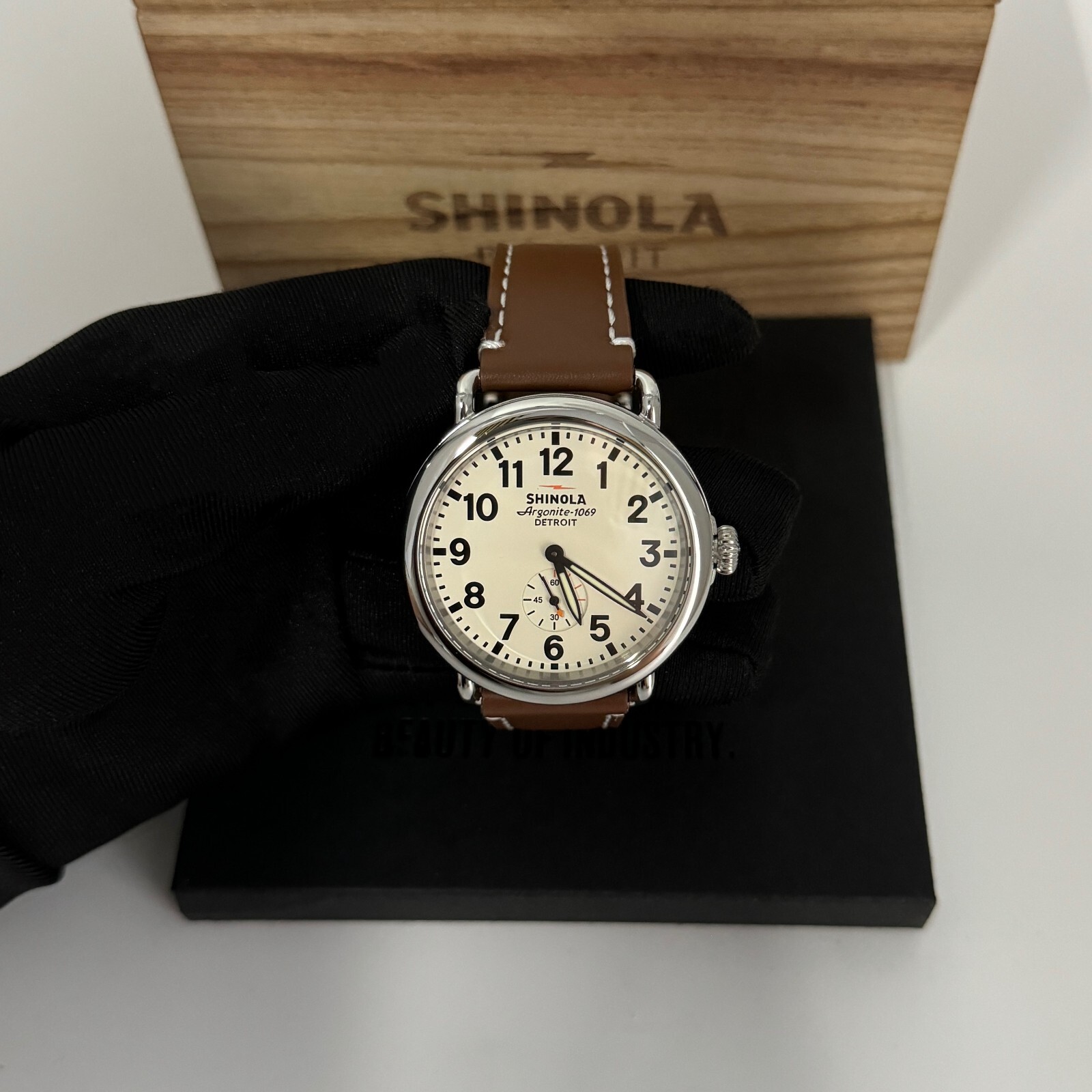 Shinola The Runwell Cream Dial Tan Leather Strap Chronograph Quartz Watchs 41mm
