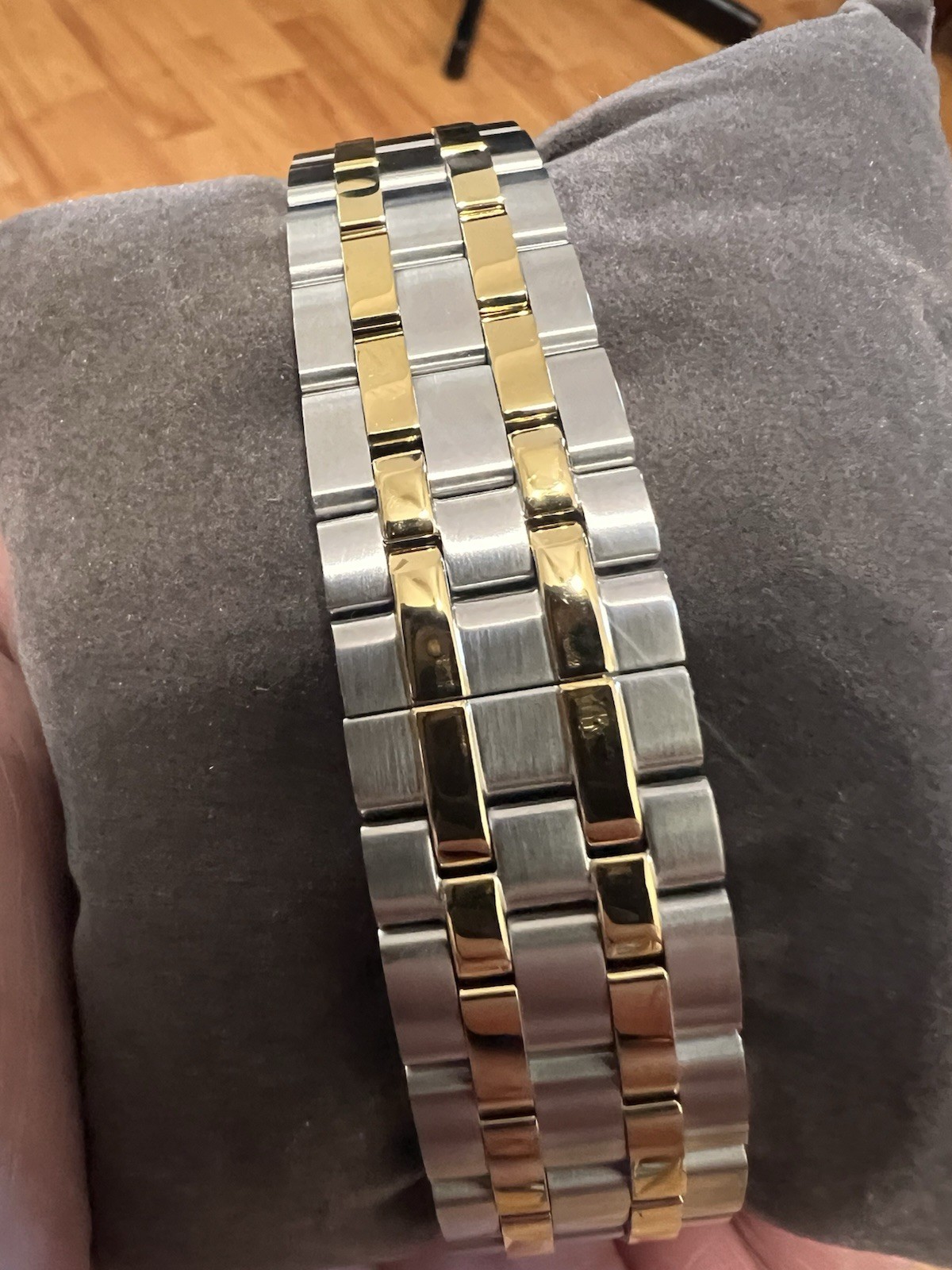 Bulova Classic Diamond Men’s Quartz Two-Tone Bracelet Black Dial Date 40mm $420