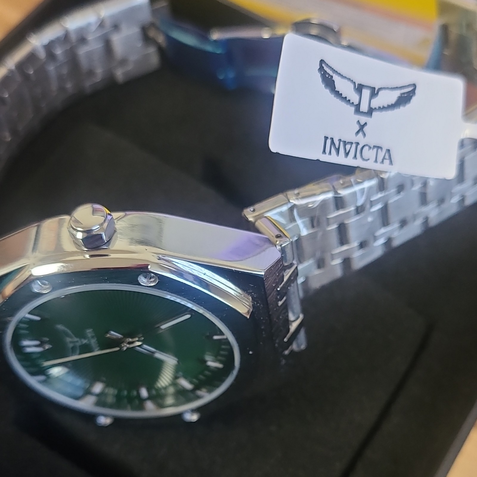 Invicta 69960 Men’s 42mm Green Sunburst Dial SS Bracelet 30m w/ Box