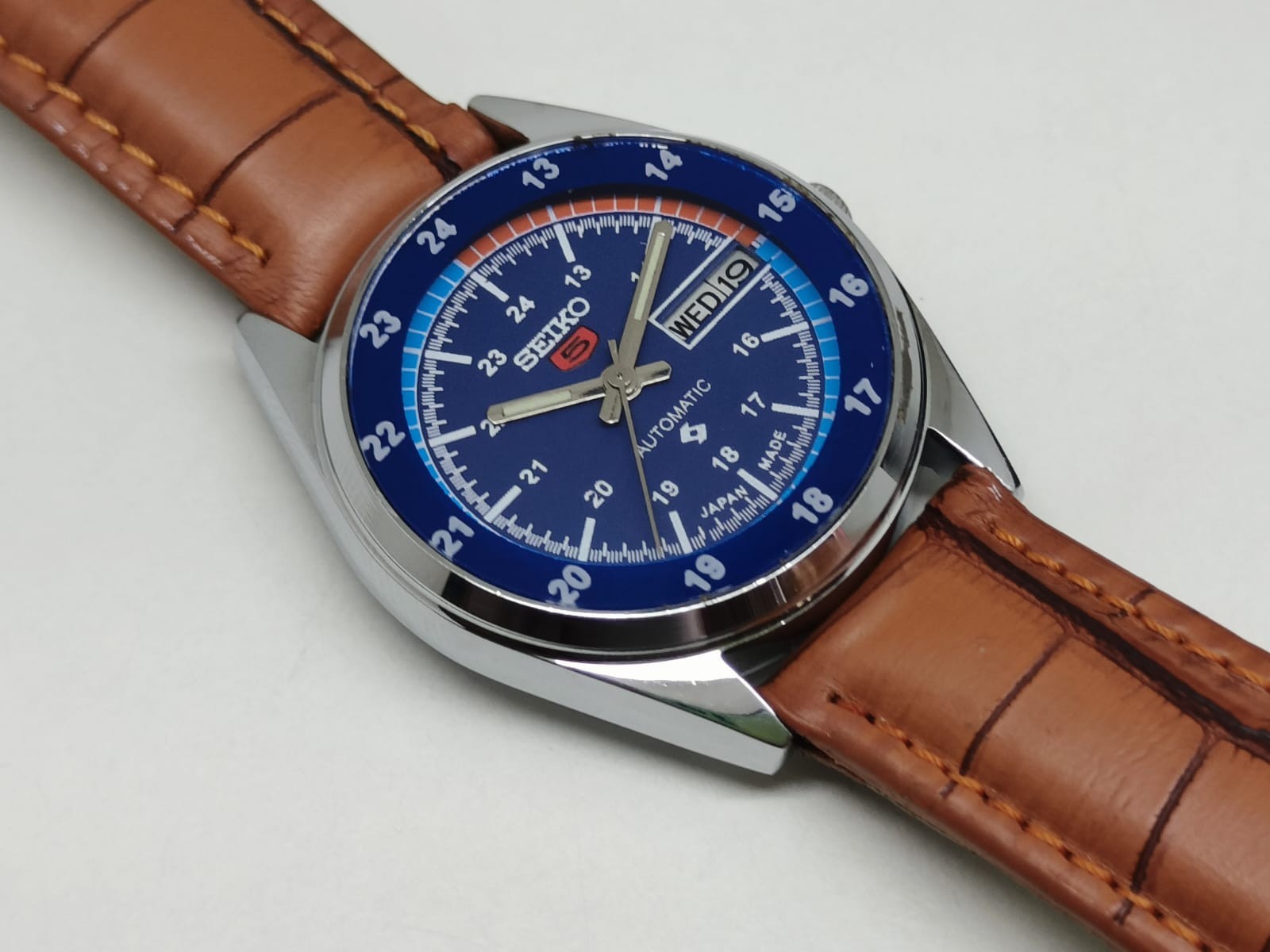 Seiko 5 Automatic Blue Dial Leather Strap Vintage Men’s Wrist Watch Japan Made