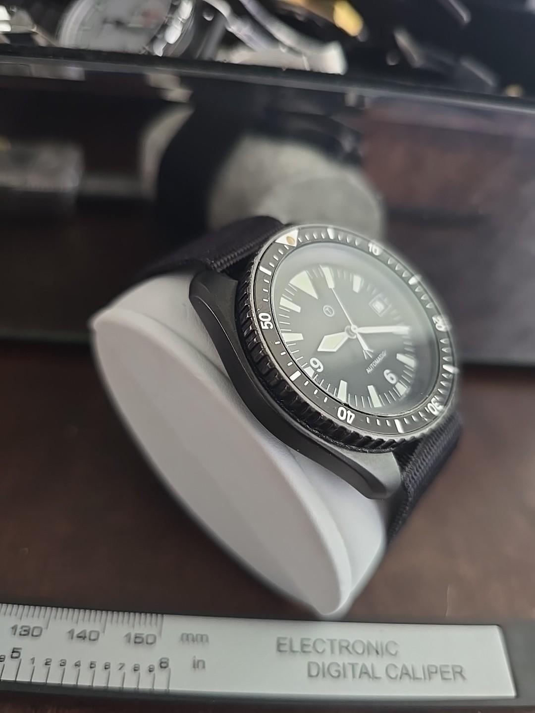 Orsa Military Watch Automatic Swiss Movement. Screw-Down Crown.