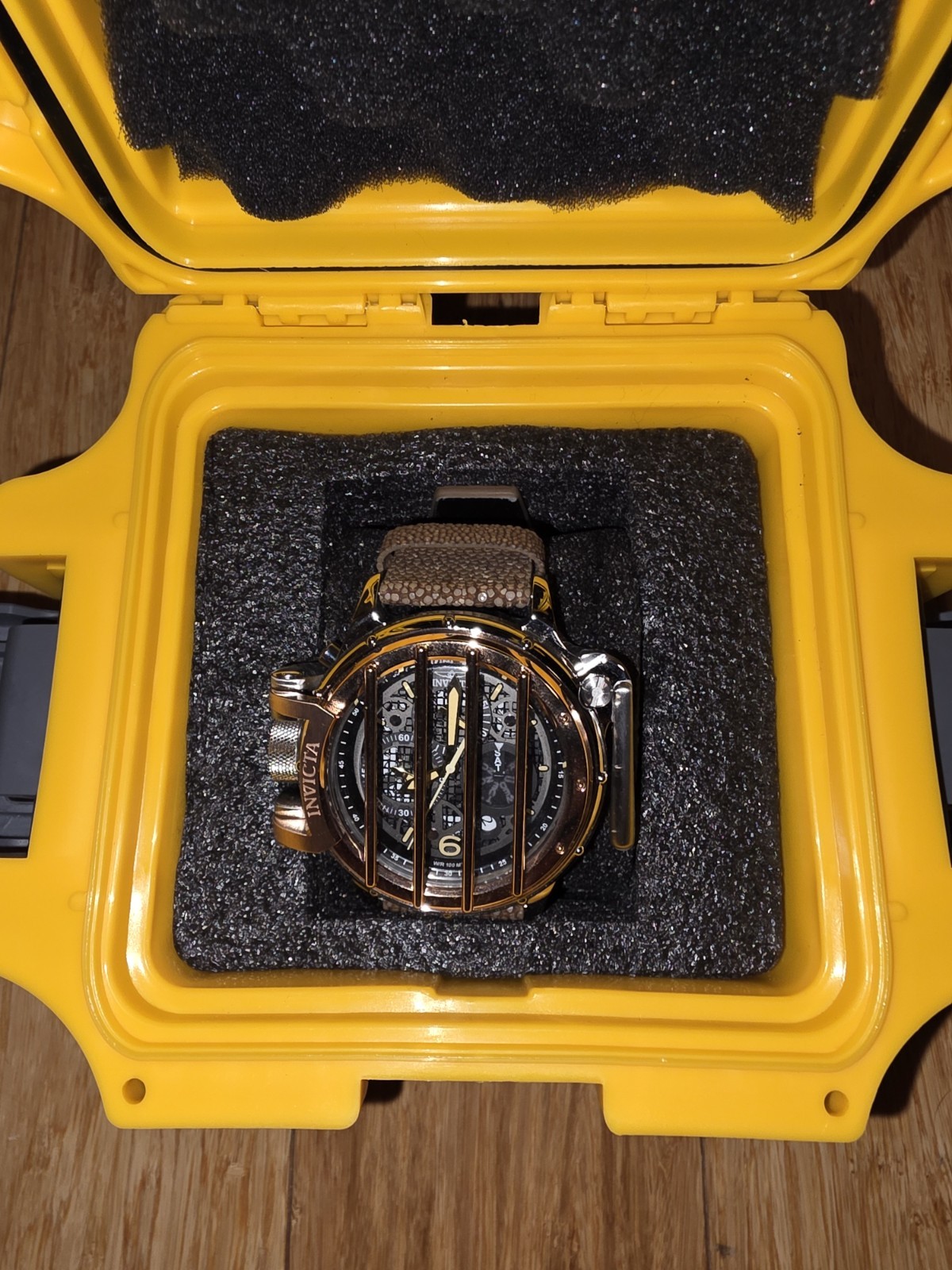 Invicta Crossbar Mens 52mm. Stingray Band. RARE
