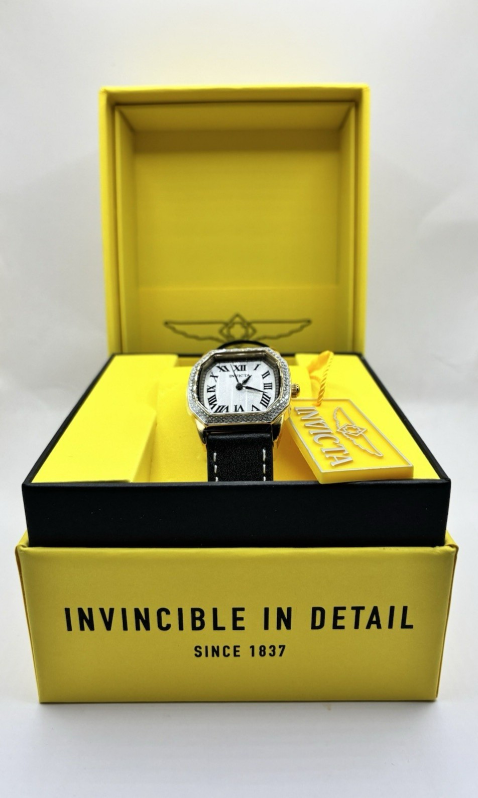 50593 – Invicta Wildflower Lady Women’s Watch 27mm, Black Leather band – NEW