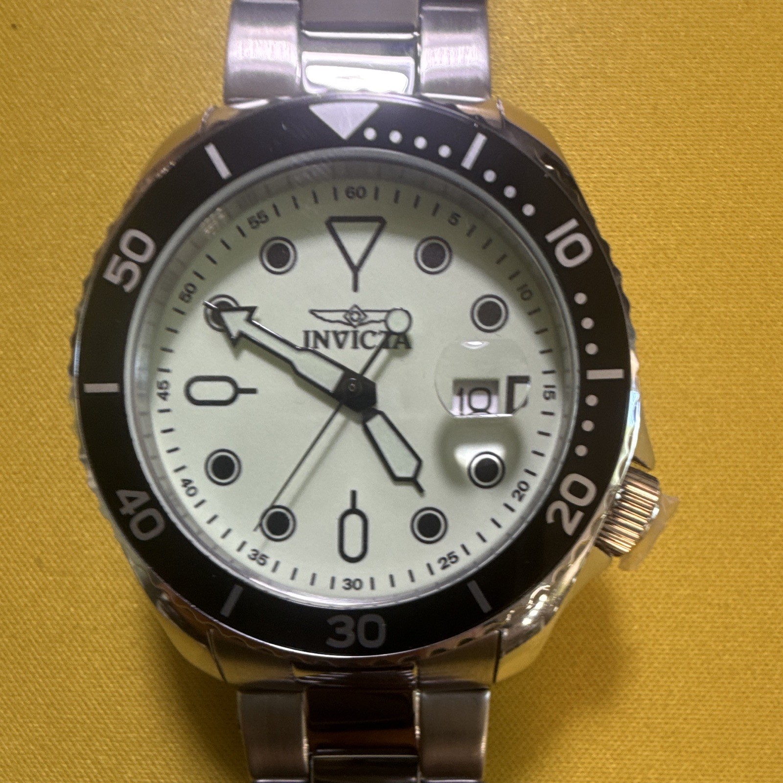 Invicta Pro Diver S/S Date LUMINOUS Glow White Dial Black Bezel 43mm (47305)