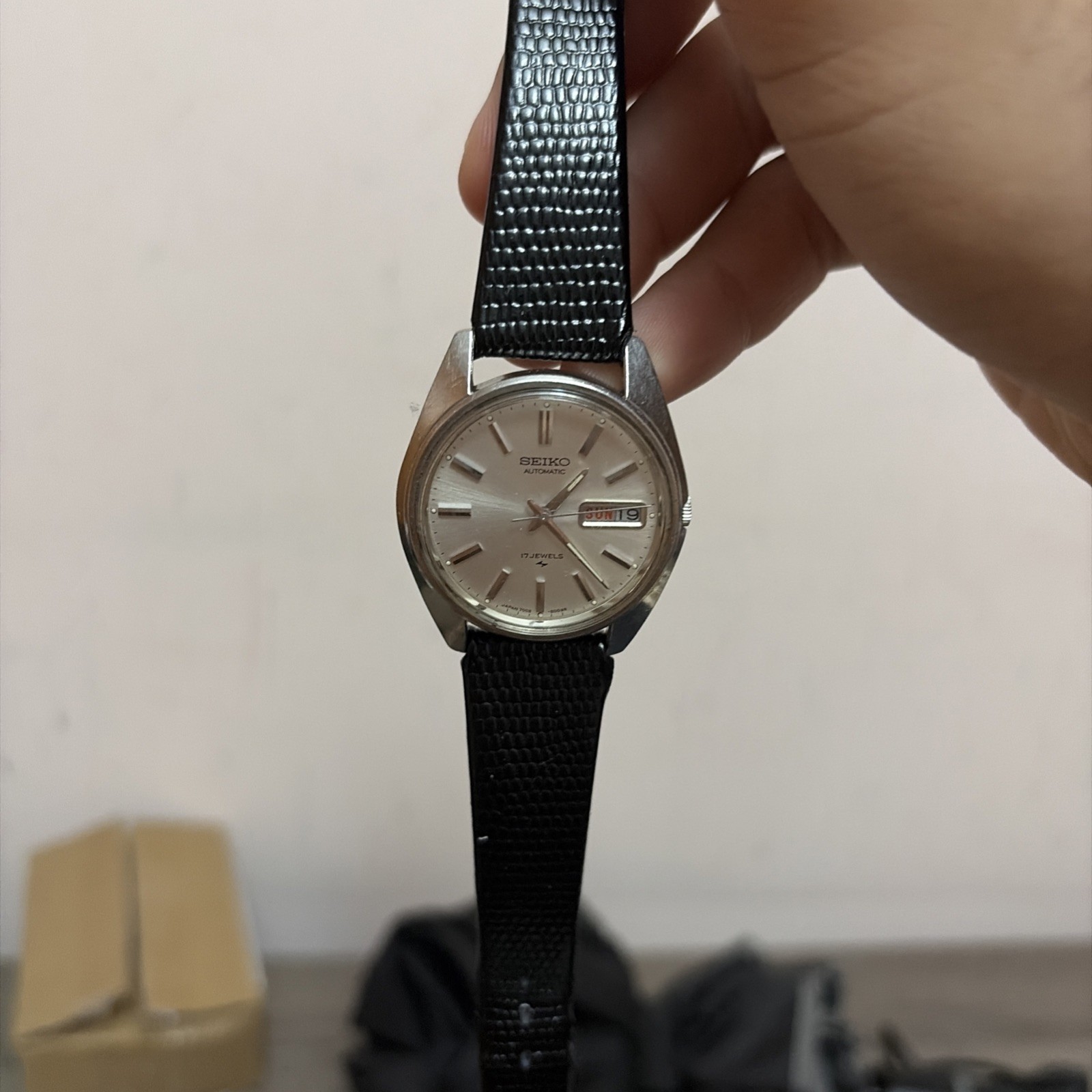 Seiko Automatic 17 Jewels Silver Dial Black Leather Date Wristwatch
