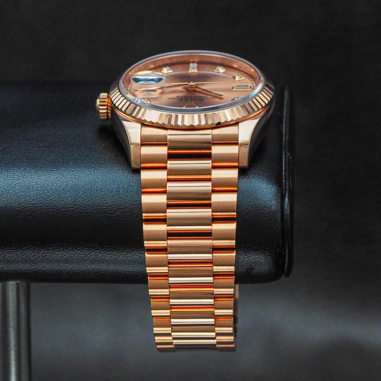 Rolex Day-Date 128235 MINT 18k Rose President Diamond Sundust Dial Unisex 36MM