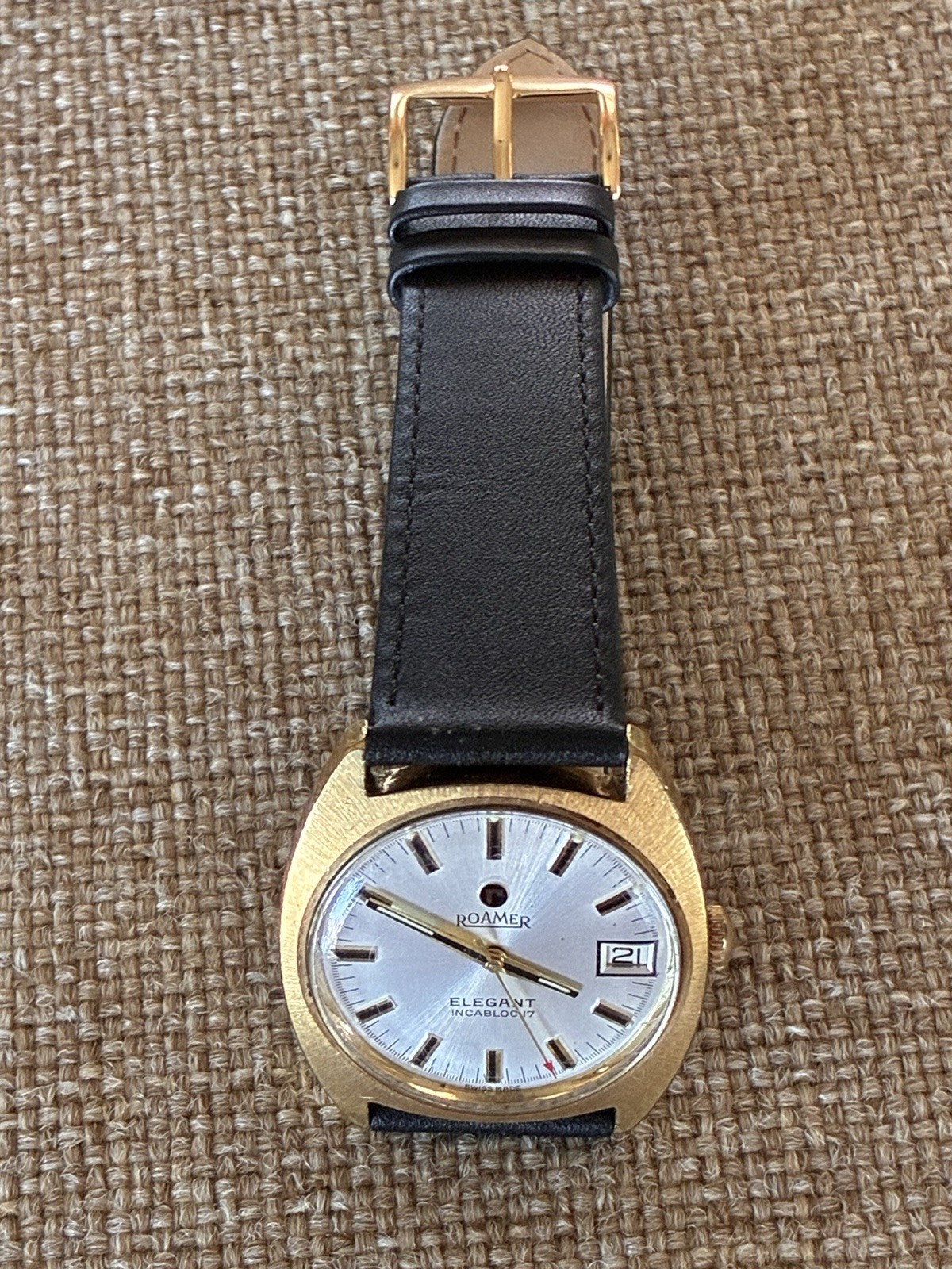 Vintage 1970s Roamer Elegant Mechanical Swiss Watch Red Arrow Sweep Second Date