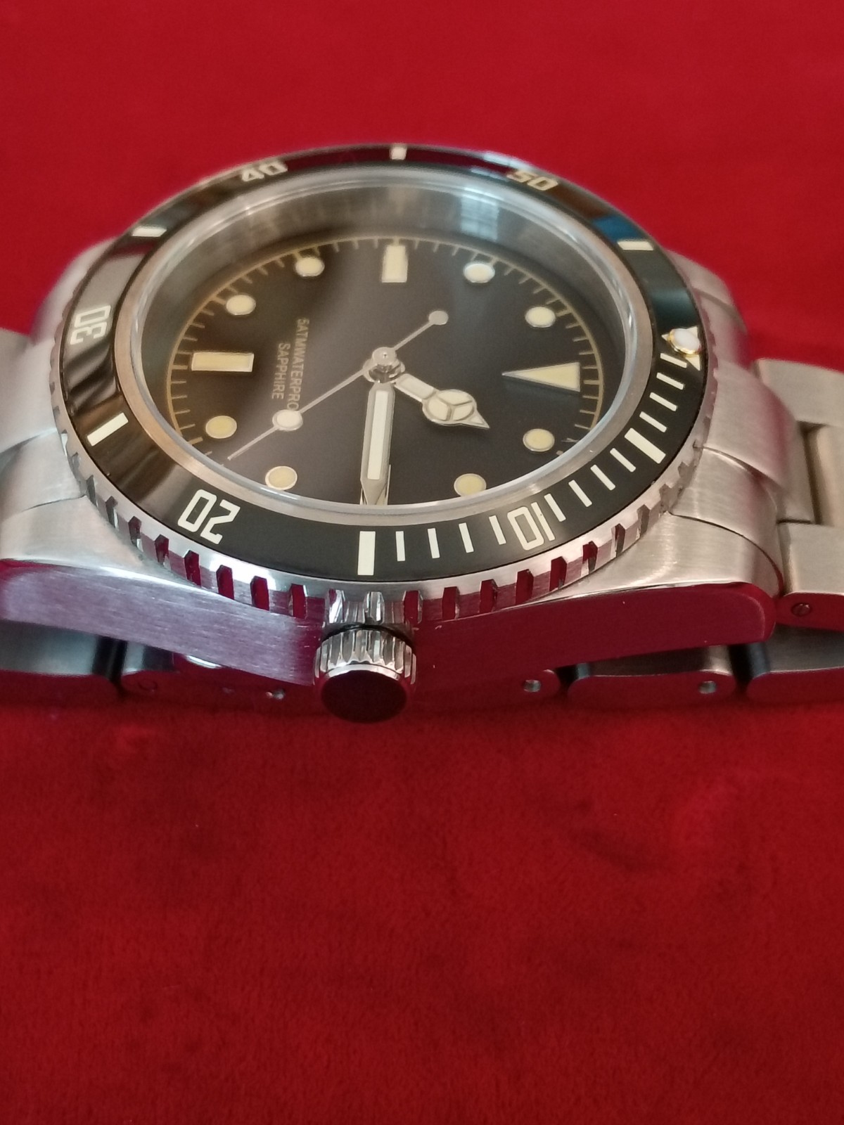citizen movement stainless steel dive watch Japan sapphire glass screw crown