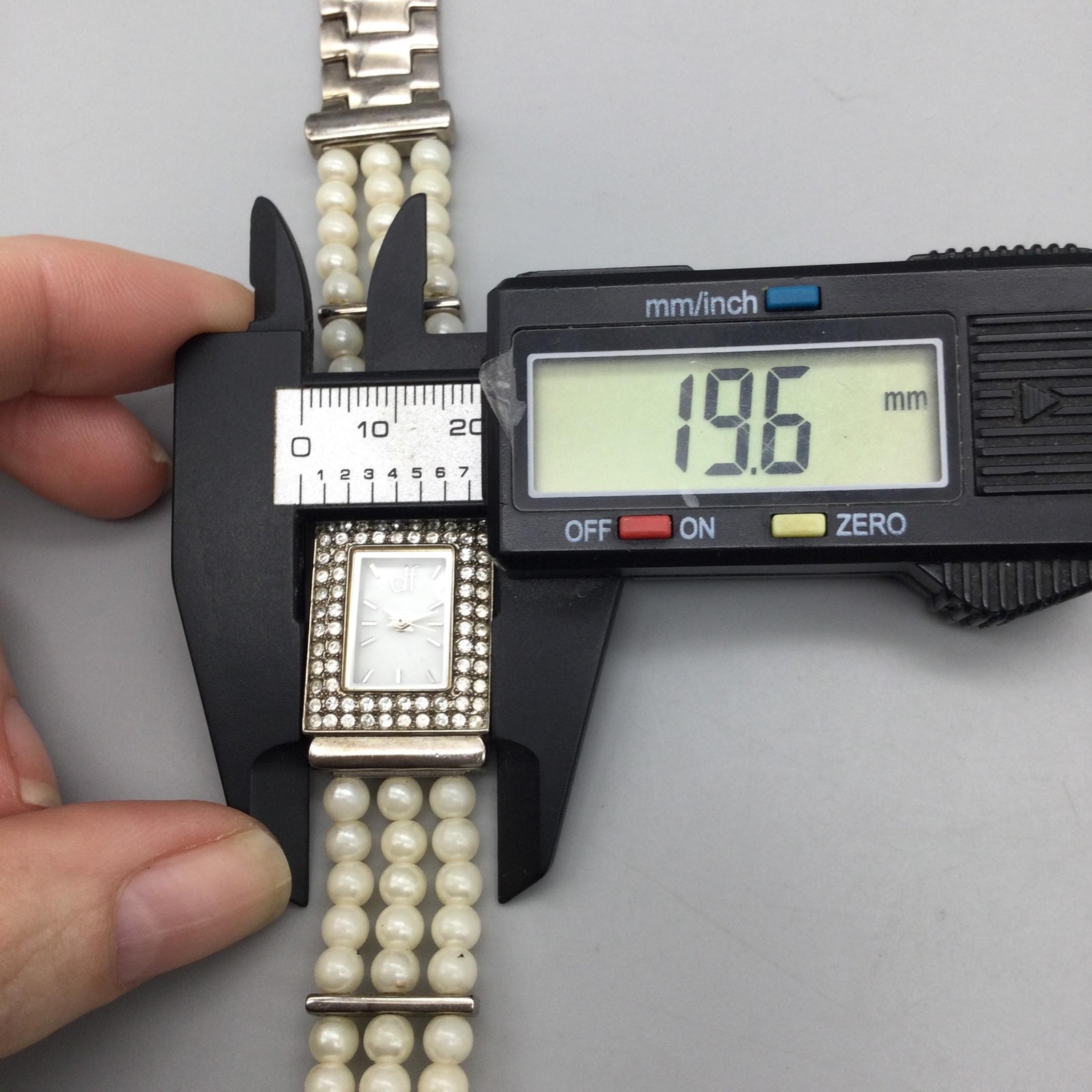DF Womens Watch 20mm Silver Tone MOP Bracelet Faux Pearl New Battery 7.25″