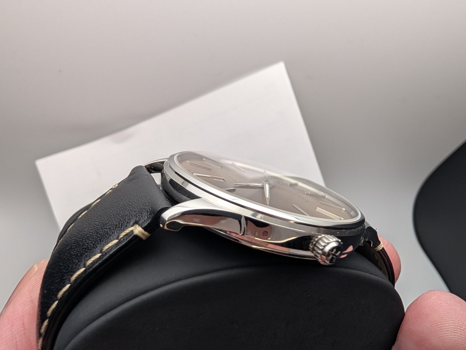 Hamilton Jazzmaster Beige Swiss Automatic Watch w/ Black Leather Strap – H385250