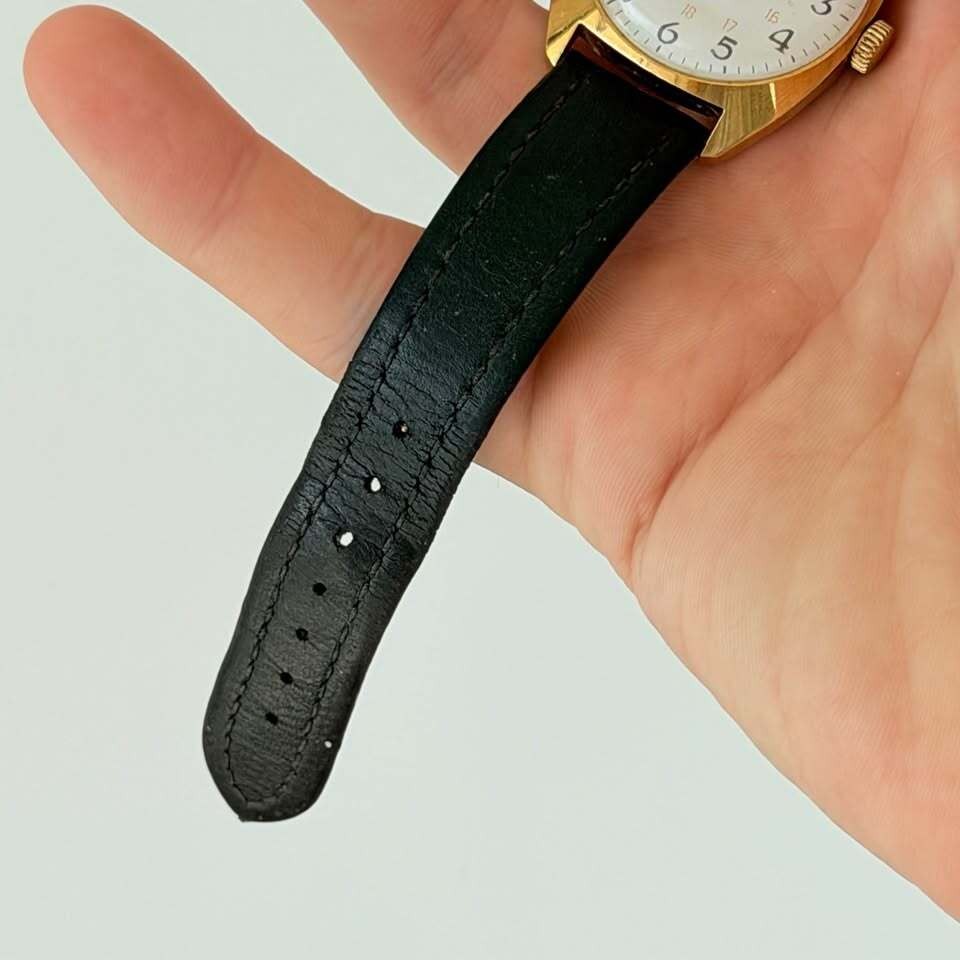 Vintage Cardinal Railroad Watch – 19 Jewels, Shockproof