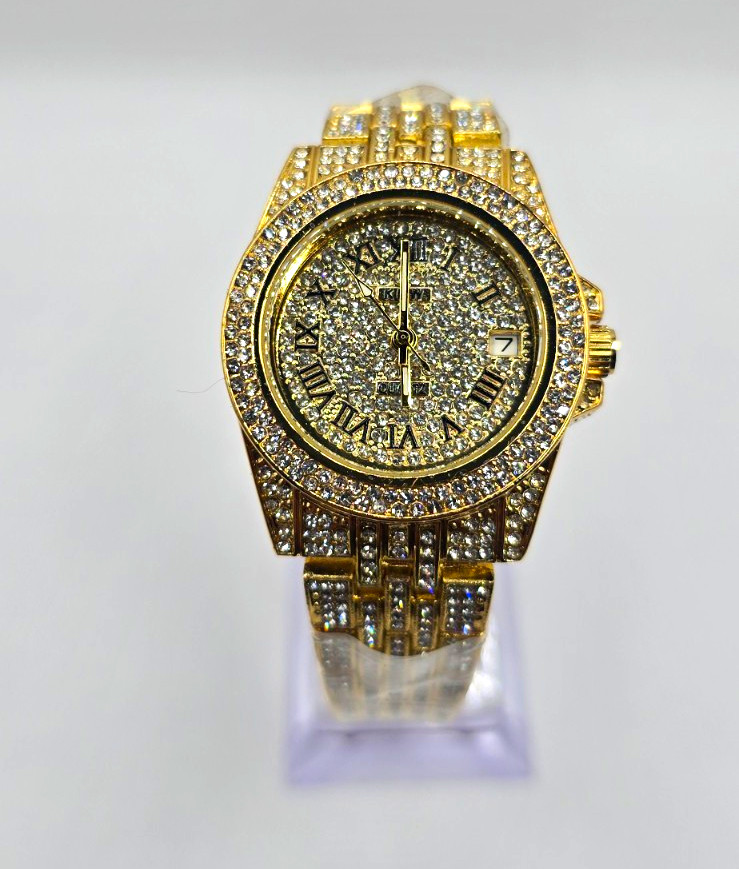 Iced Out Gold Tone Analog Wristwatch Roman Numerals 12-Hour Dial Metal Bracelet