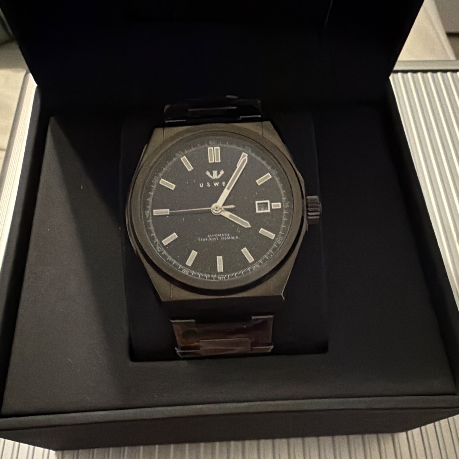 Uswel Star Dust 21J Automatic Watch 100m Stardust Dial Date Exhb Back Box