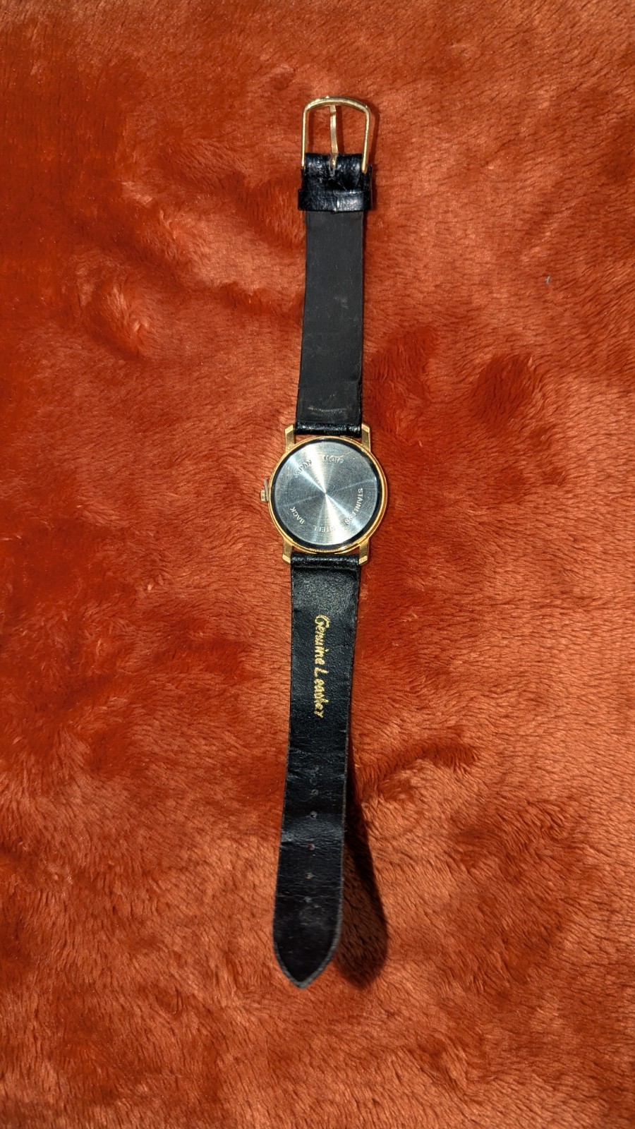 Gold Tone Round Analog Dress Watch Sunburst Gold Dial Black Leather 12-Hour