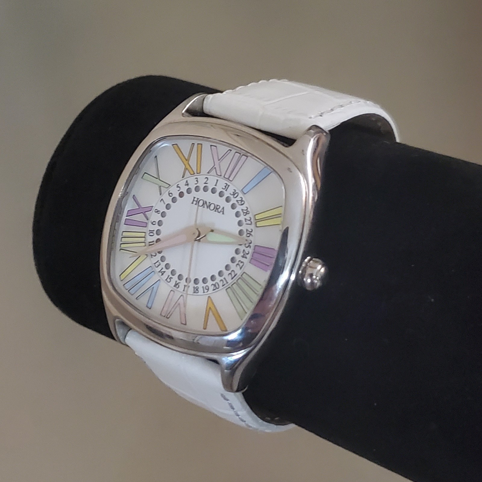 HONORA Women’s Watch Analog Quartz Date Multicolor Indices White Leather 36 mm