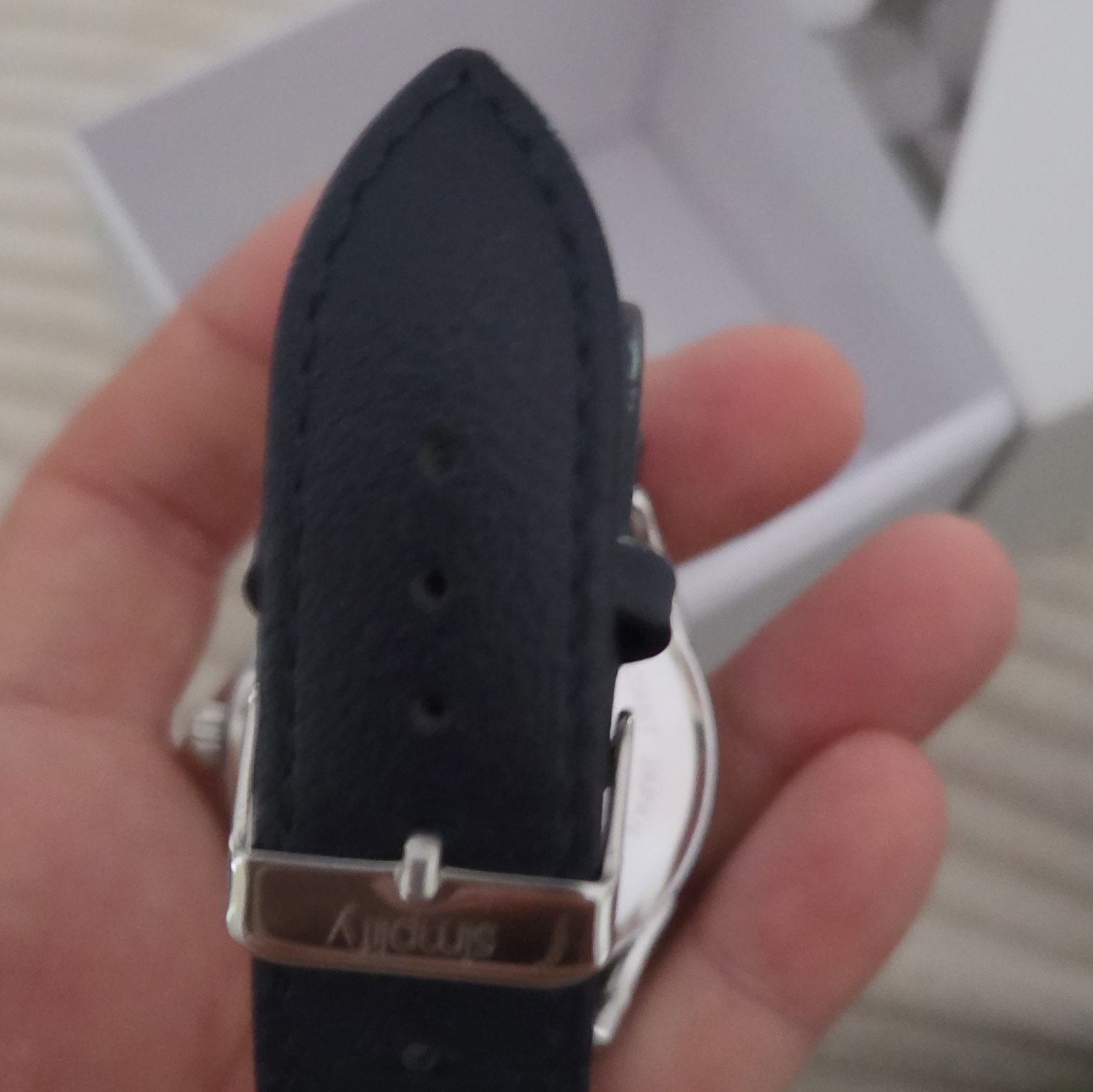 Simplify Quartz Analog 42mm White Dial Black Leather Strap 50m Box Manual