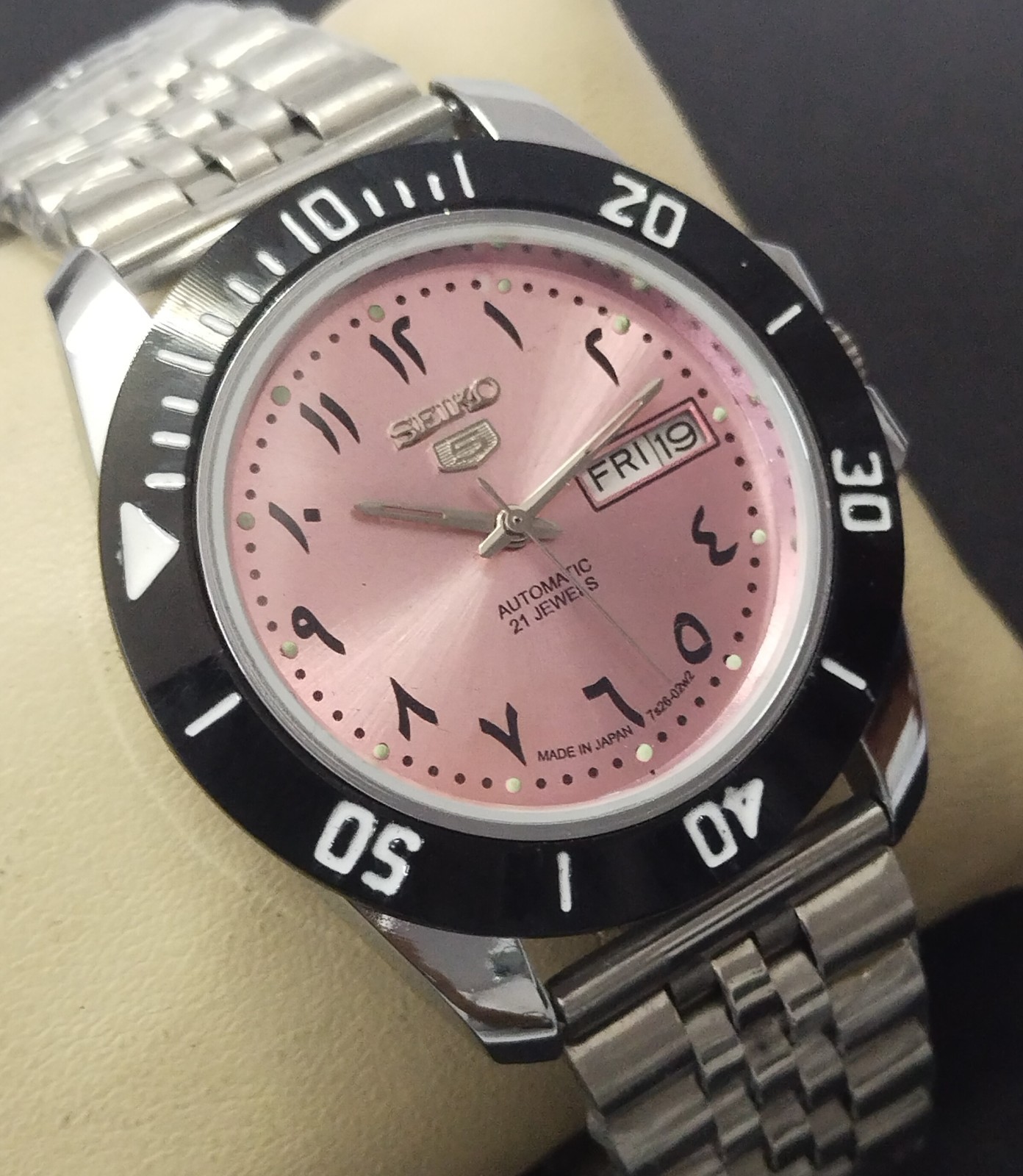 Vintage Seiko 5 Automatic Men’s Watch Pink Dial Arabic Numbers Working Perfectly