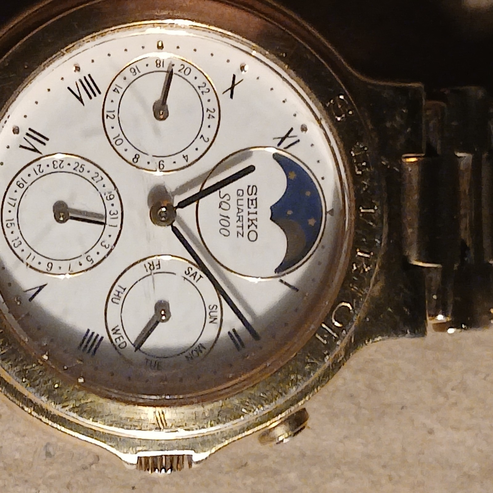 Seiko 7F38 6110 moonphase quartz watch working spares please see description