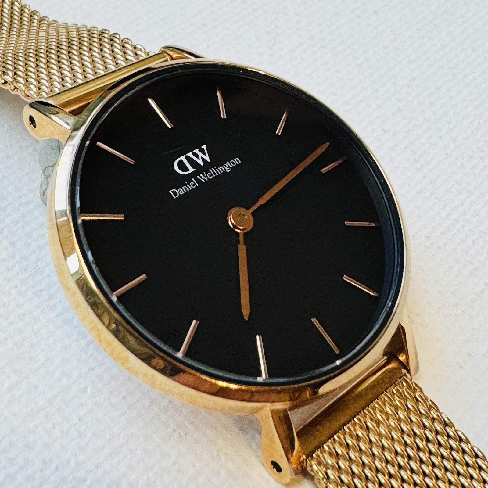 Daniel Wellington Petite Melrose 28mm Women’s Rose Gold Mesh Black Dial B28R01