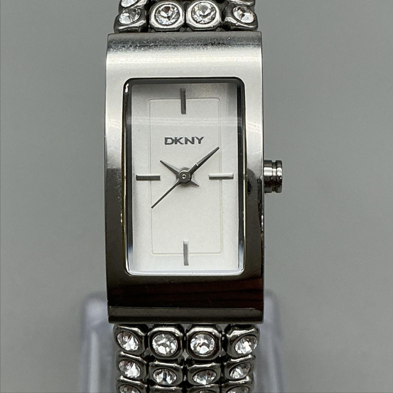 DKNY Womens Watch 16mm White Dial Crystals Silver Tone NY-2008 New Battery 7.5″