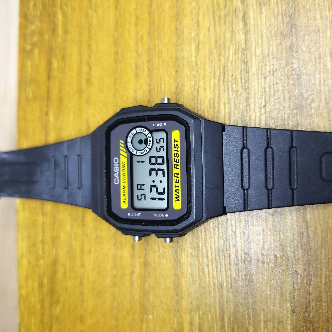 CASIO Digital Watch, Black, Lightweight, Small Size