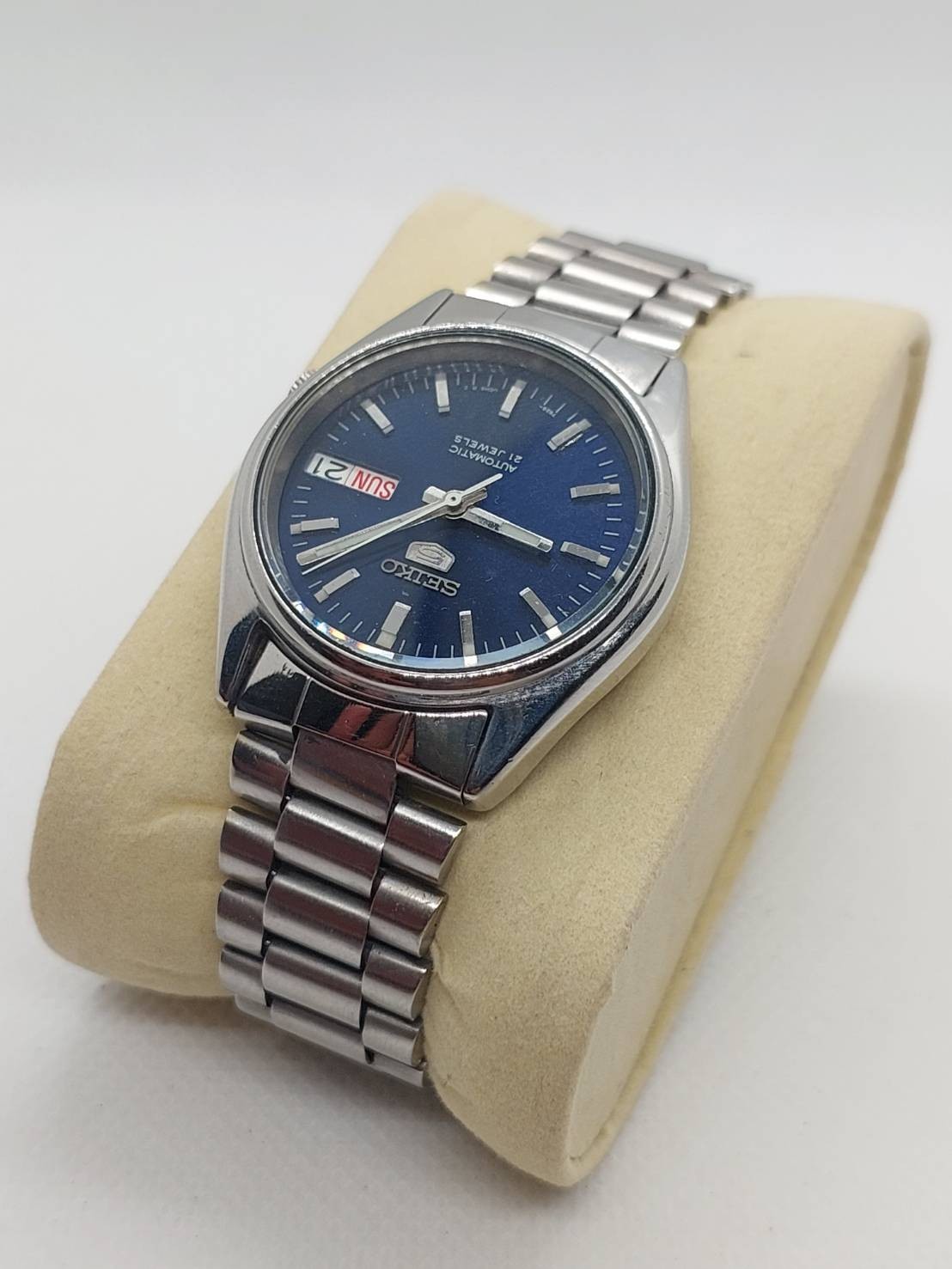 Vintage Seiko 5 Automatic Dark Blue Dial with Exhibition Caseback Mens Watch