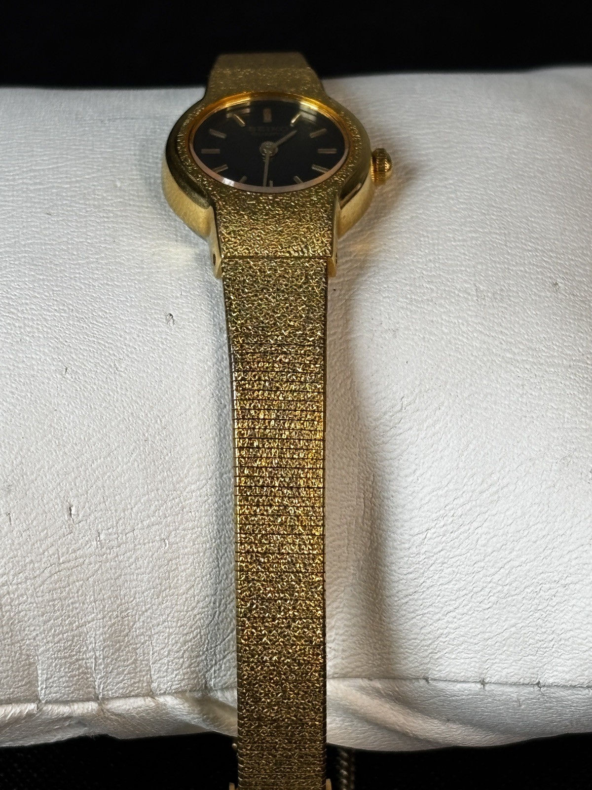 Vintage Seiko Quartz 16 MM Watch 2Y00-0A49 Women Gold Tone Analog 5.5″ Wrist