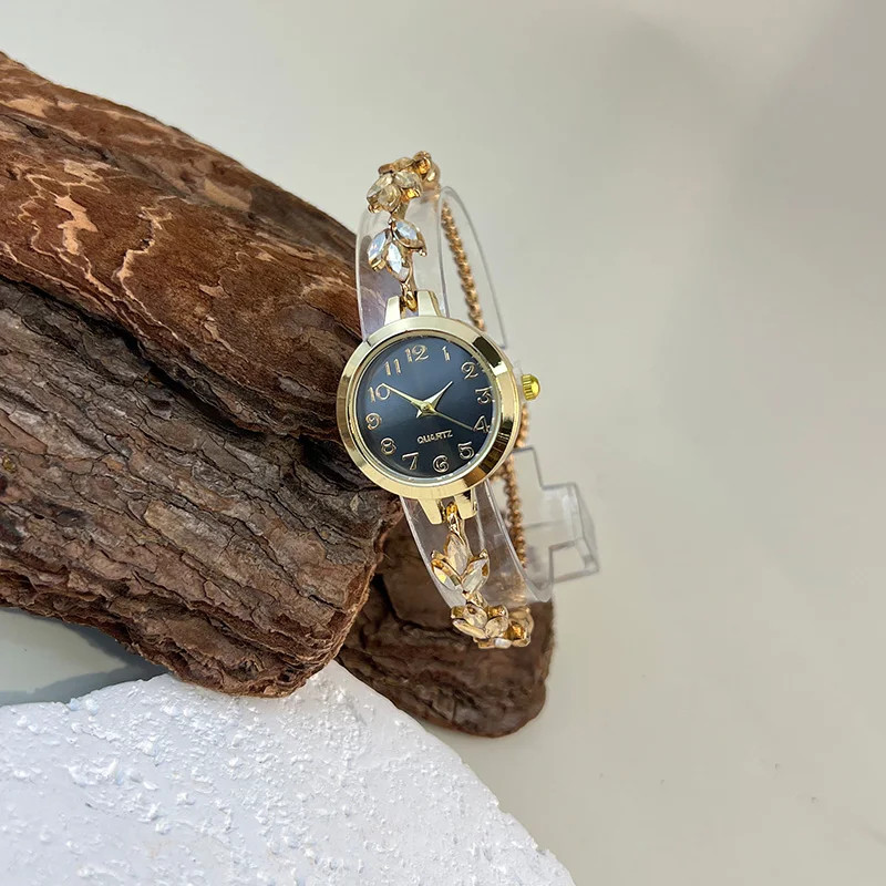 Round alloy case Arabic numeral classic dial leaf-shaped diamond-encrusted