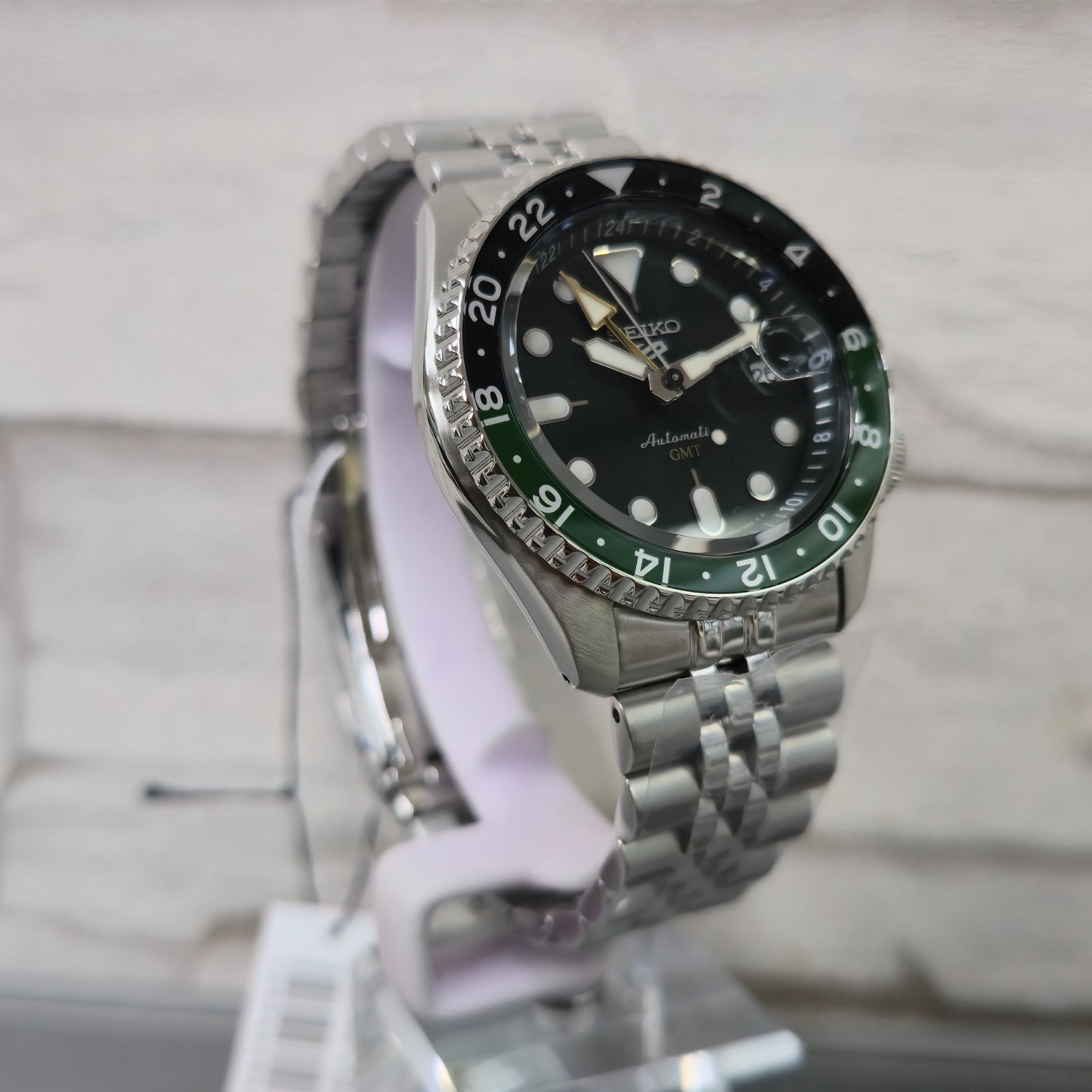Seiko 5 Sports GMT SBSC019 Sprite JDM Green Dial 42.5mm New Full Set Men’s Watch