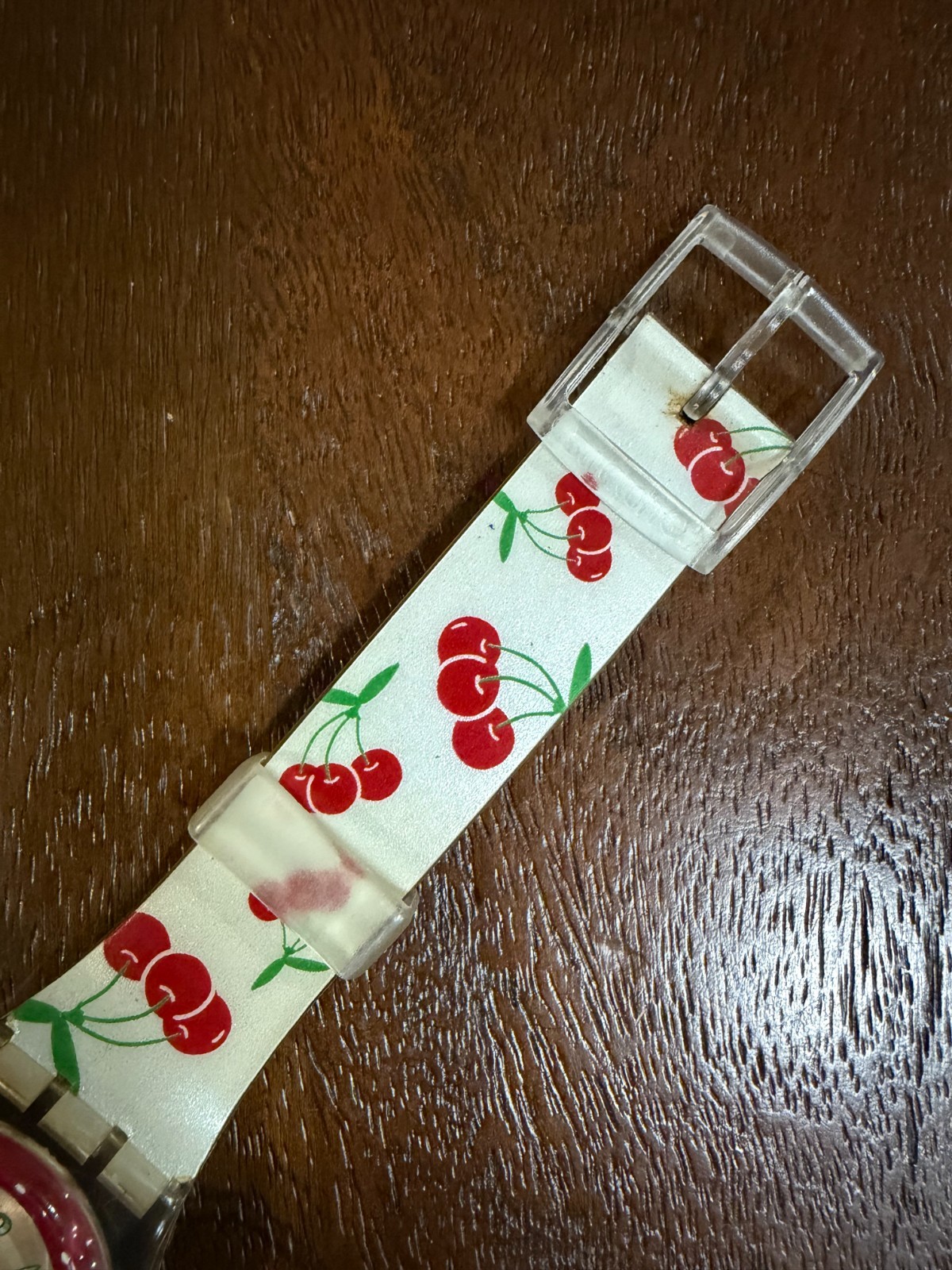 2005 Swatch Cherry Gloss GE171 Gent Silver Sunburst Dial Red Summer Watch