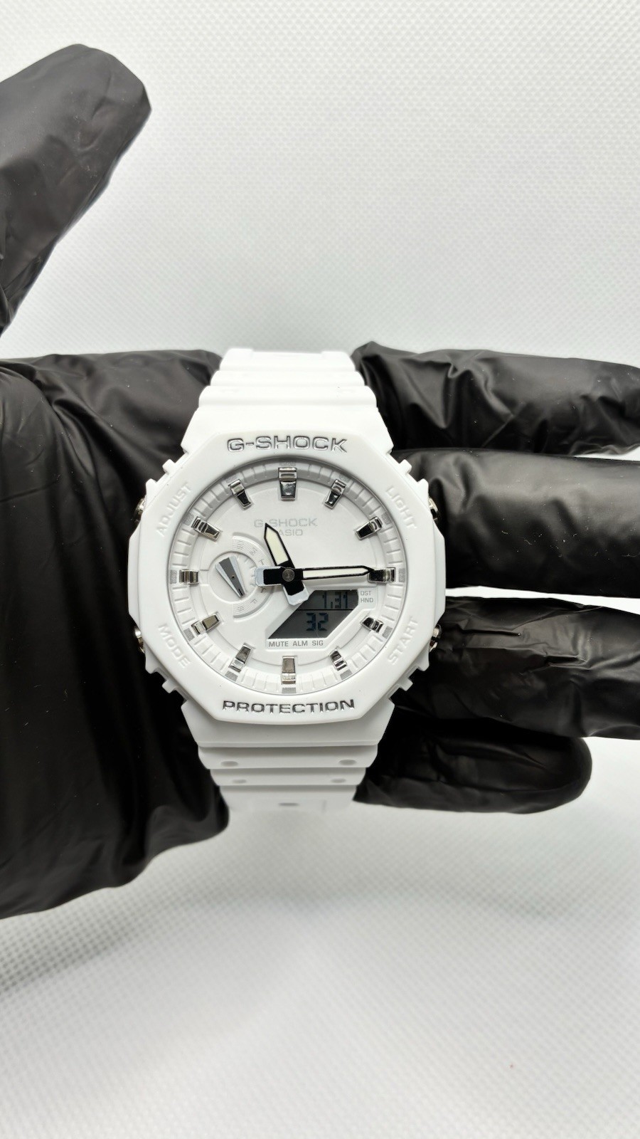 Casio G-SHOCK White & Silver Analog-Digital Quartz 200m Watch w/ Box Manuals