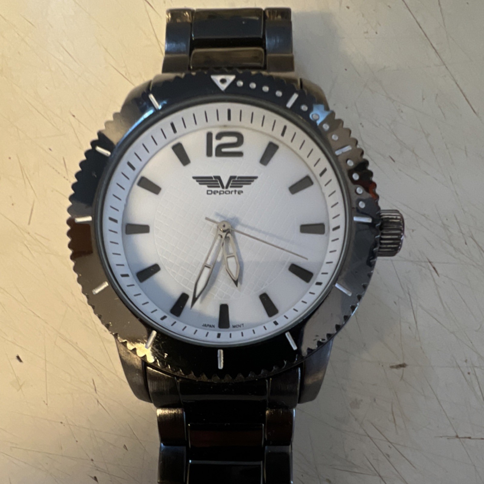 Deporte Men’s Black Metal Bracelet Analog Wristwatch White Dial Baton Indexes