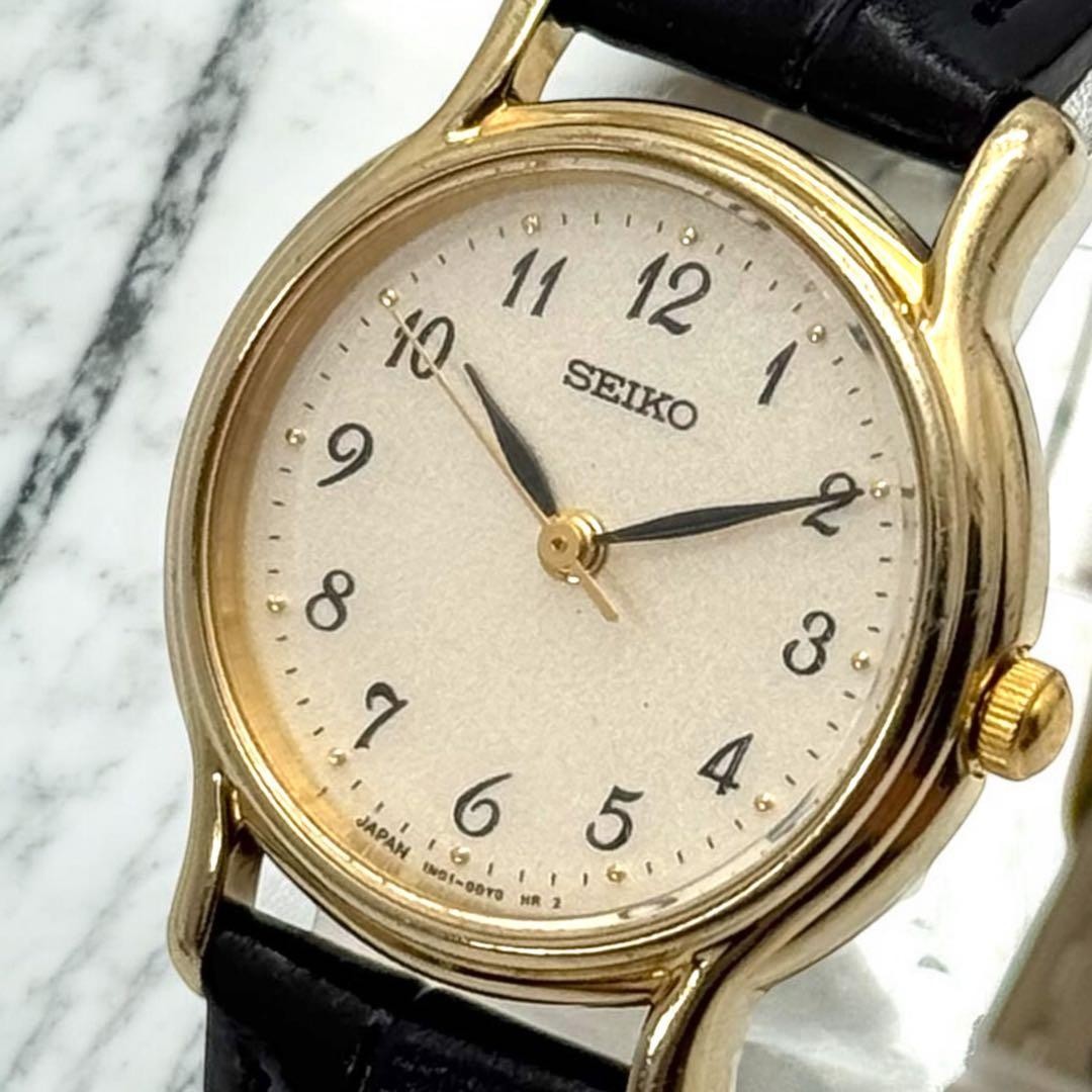 Excellent condition, fully functional SEIKO quartz women’s watch with new ba