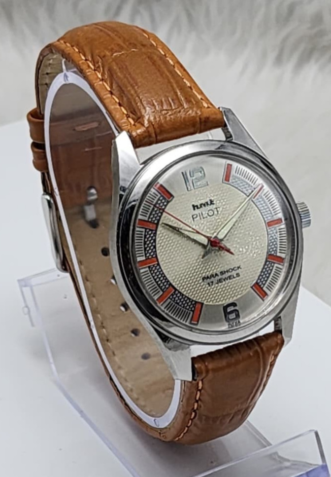 Vintage HMT Pilot Mechanical Hand Winding 17 Jewels Cream Textured Dial Watch