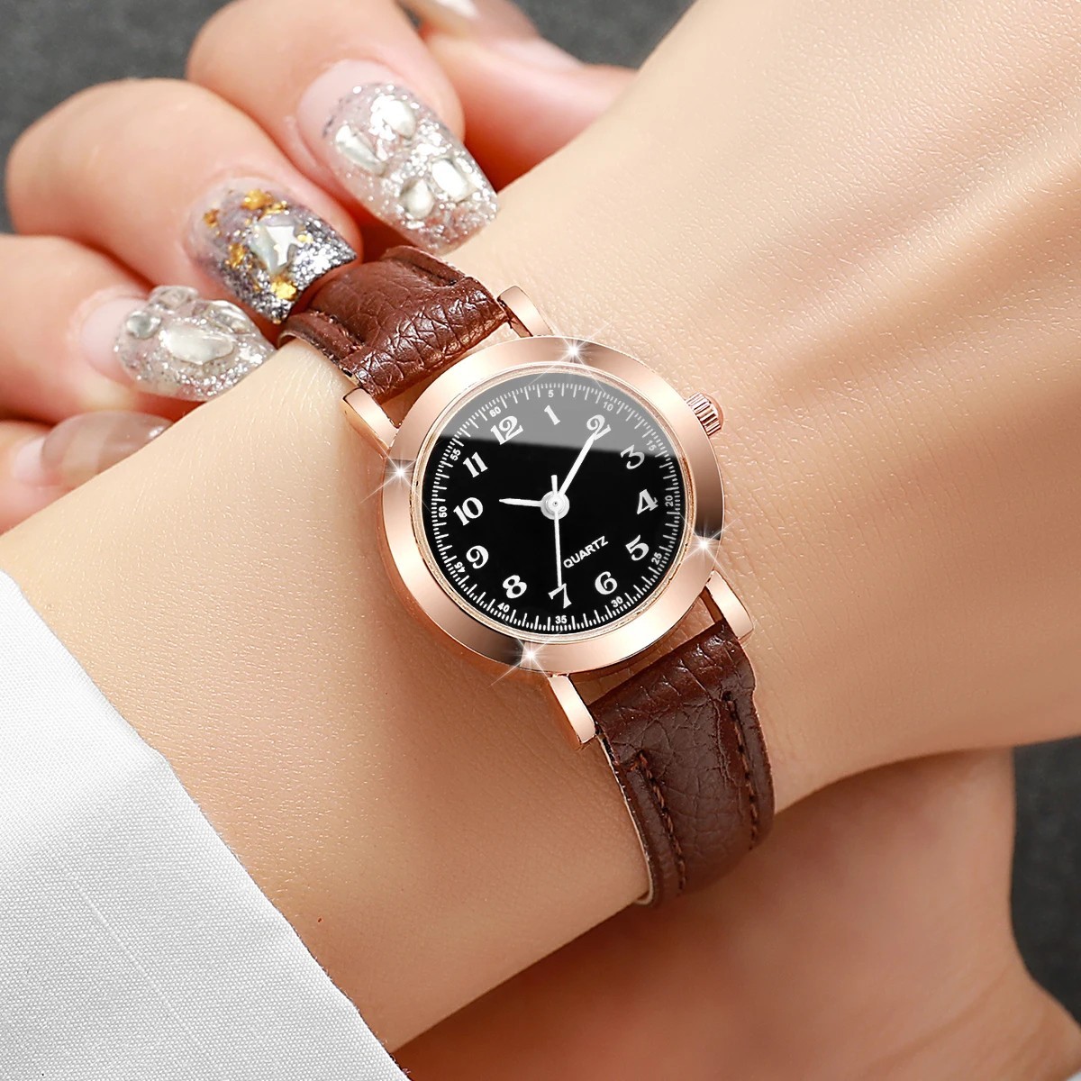 Fashion Small Dial Women’s Watch – Simple Leather Band, Analog Quartz Wristwatch