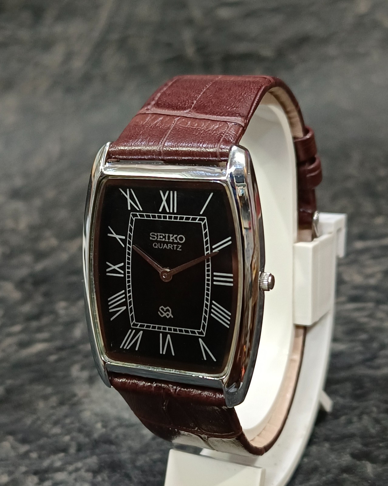 Seiko Two Hands Quartz Slim Wristwatch Elegant Minimal Dress Watch for Men