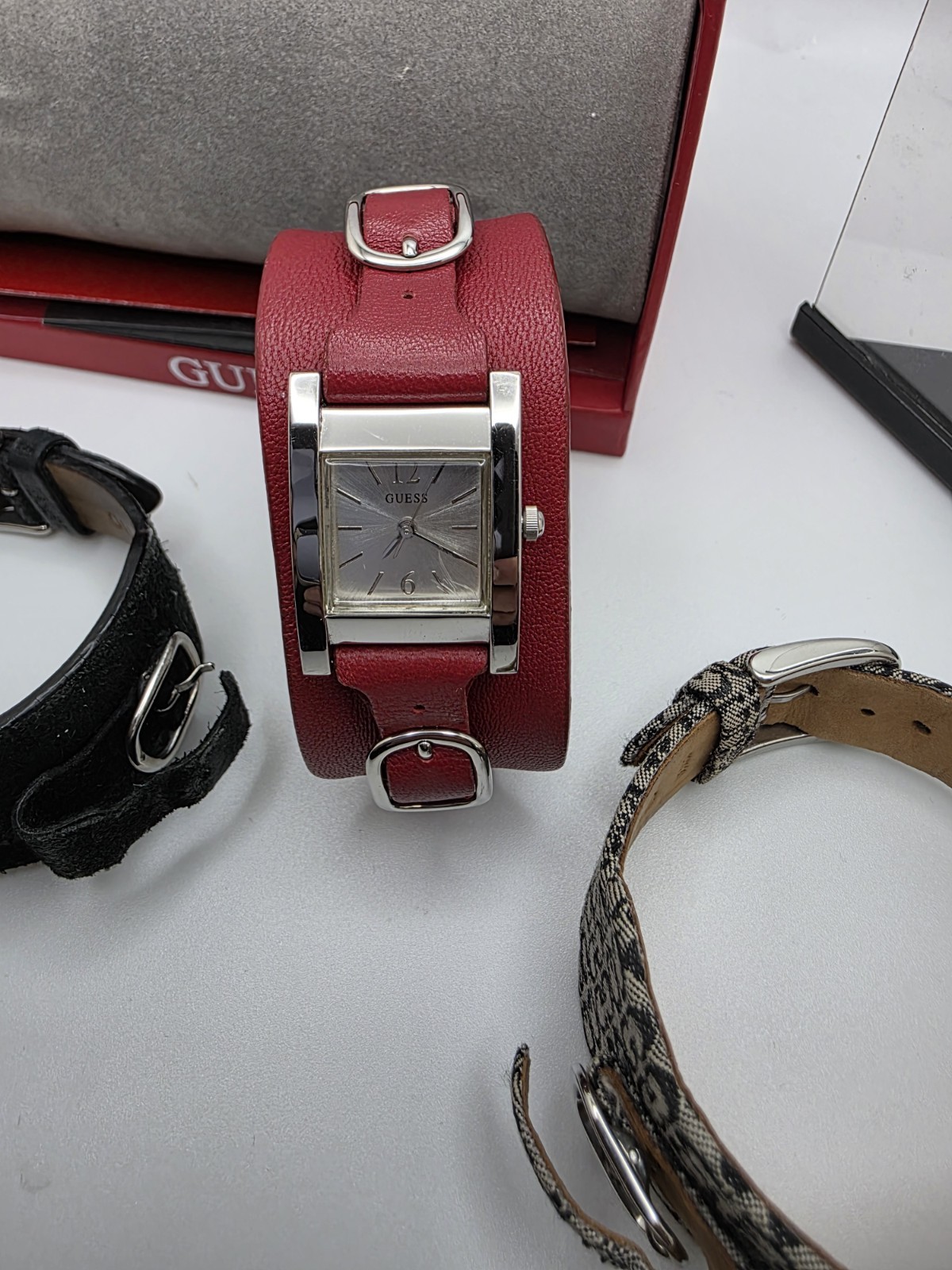 Guess Women’s Cuff Watch Gift Set 3 Interchangeable Bands Brand New With Case
