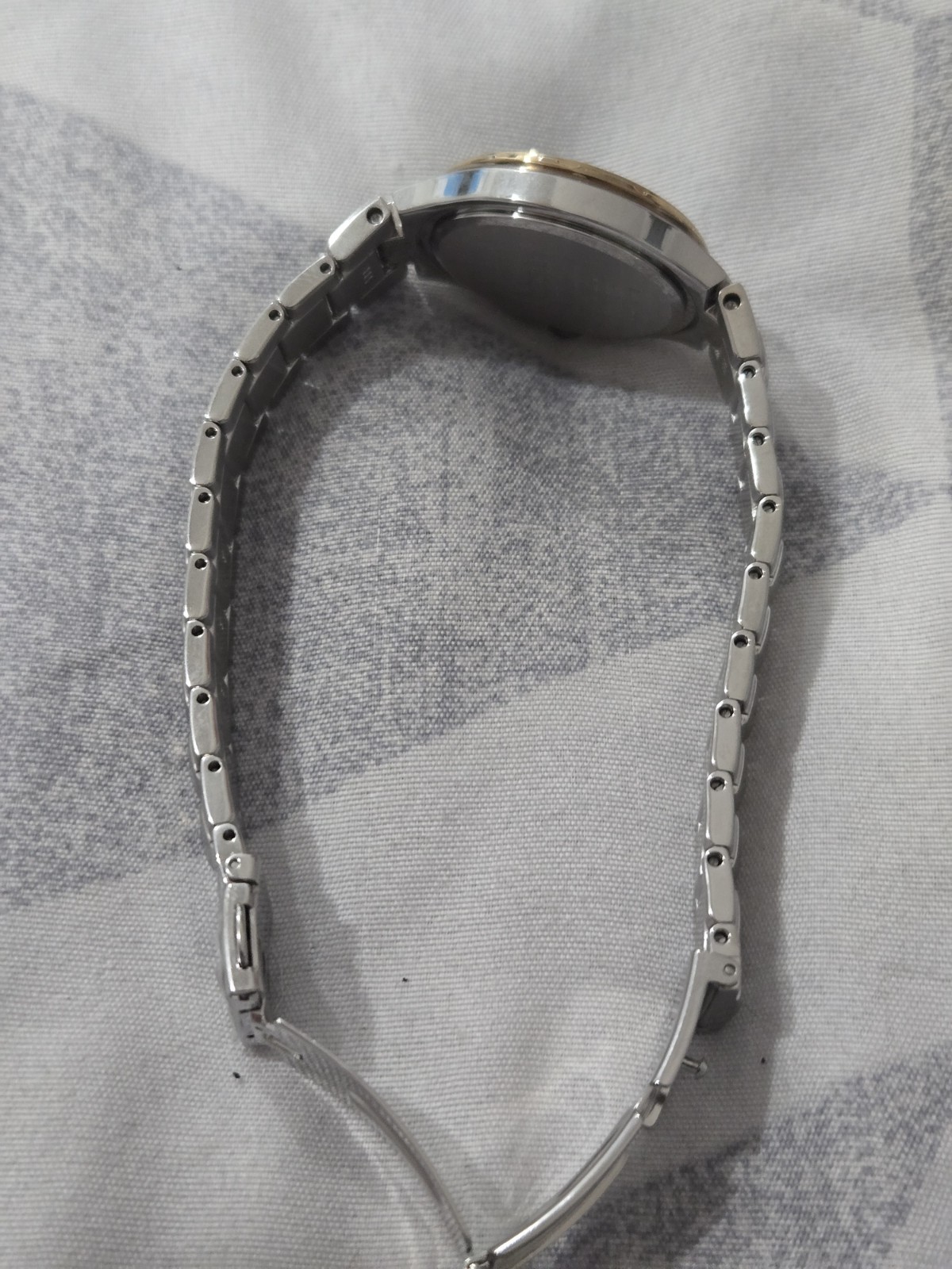Seiko V137-0FD0 coutura solar-powered women’s watch