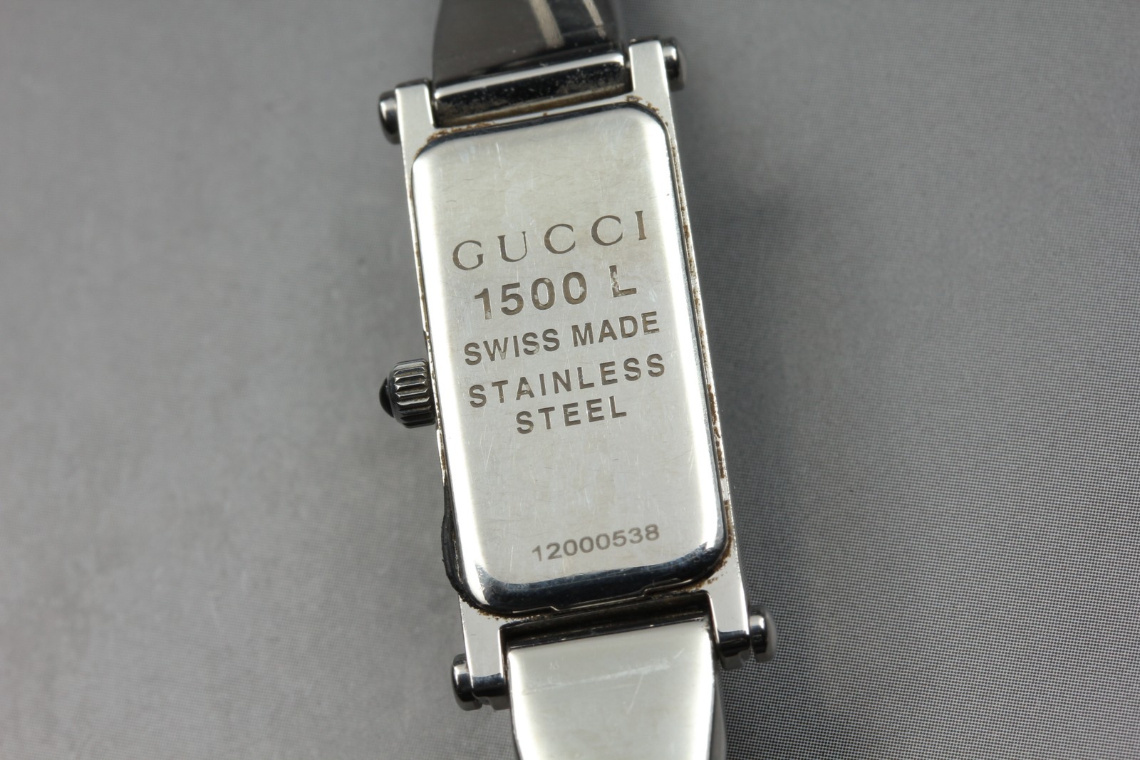 [Near MINT] GUCCI 1500L 13mm White Dial Bangle Quartz Women’s Watch from JAPAN