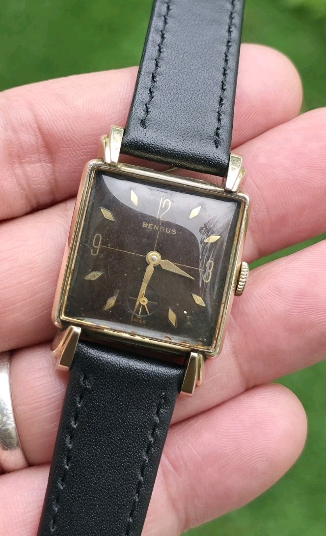 Vintage Benrus Crosshair Brown Dial Cal DM21 Men’s 26mm Wind Up Tank Watch