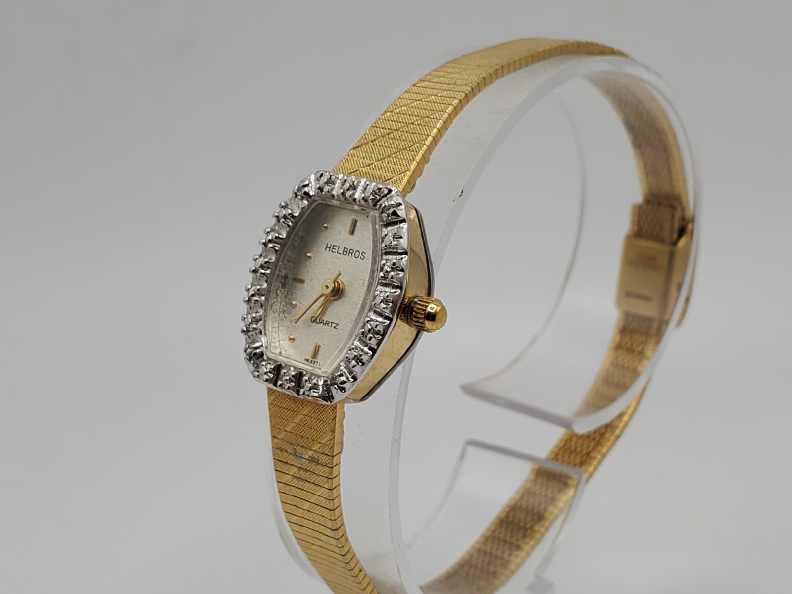 Vintage Helbros Ladies Gold Tone 16mm Oval Quartz Analog Watch New Battery