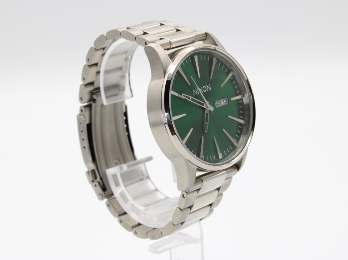 Nixon Sentry 42mm A356-1696 Stainless Steel Green Sunray Quartz