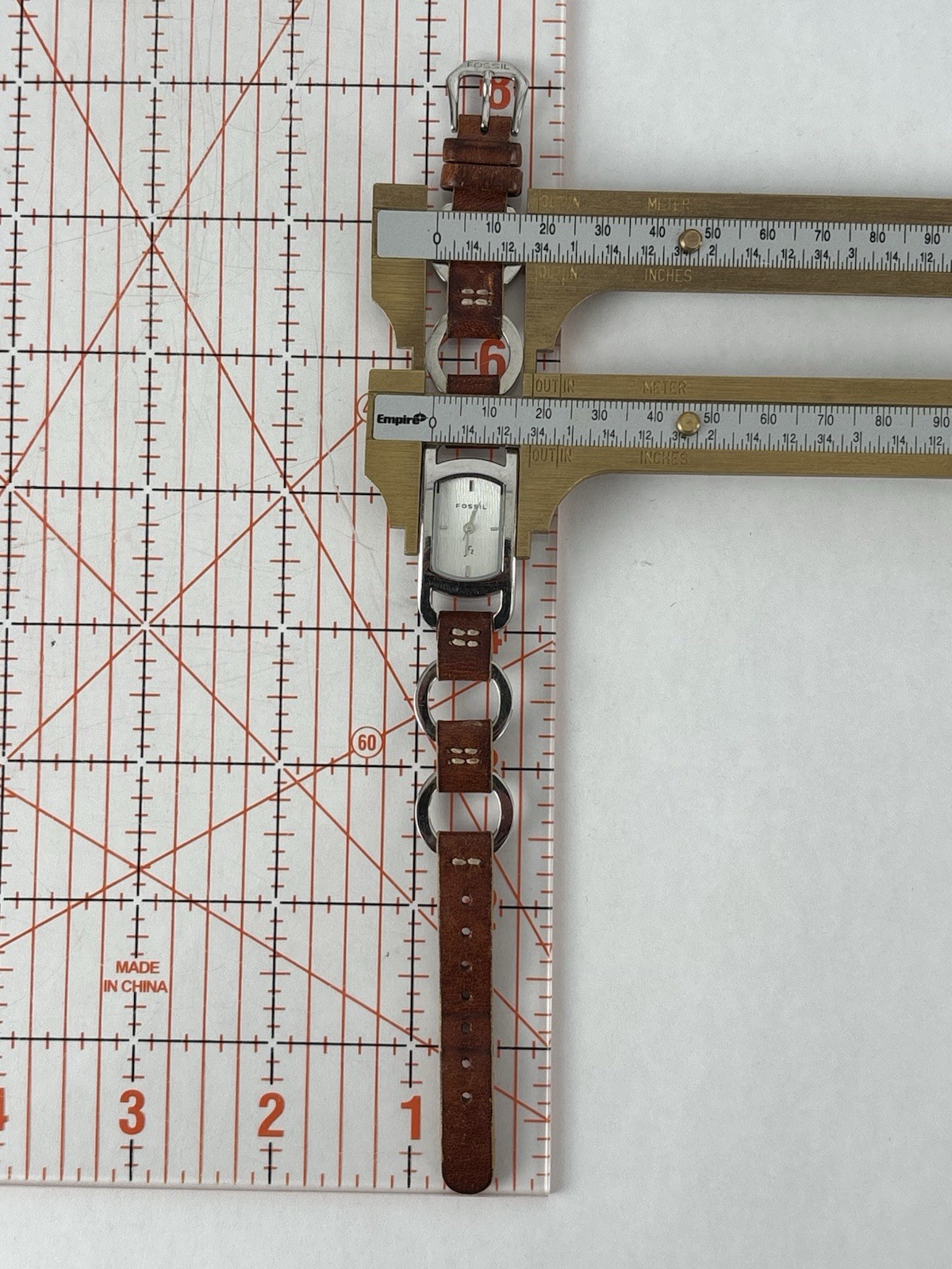 Fossil F2 ES-9634 18mm Silver Tone Quartz Watch w/Leather Band & New Battery