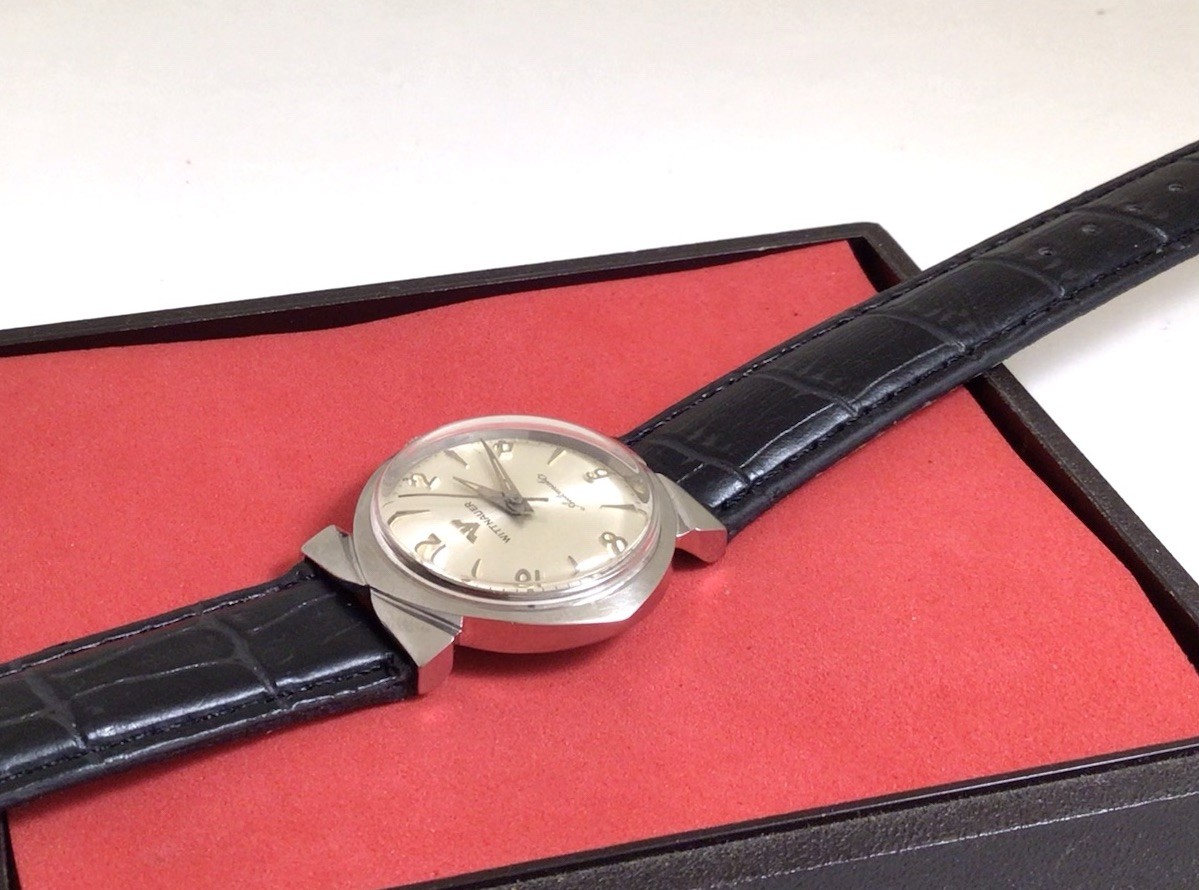 Vintage WITTNAUER AUTOMATIC,Cal. 11 SR,17J,Rare Bow Tie Lugs,Ca.1960s,Working.