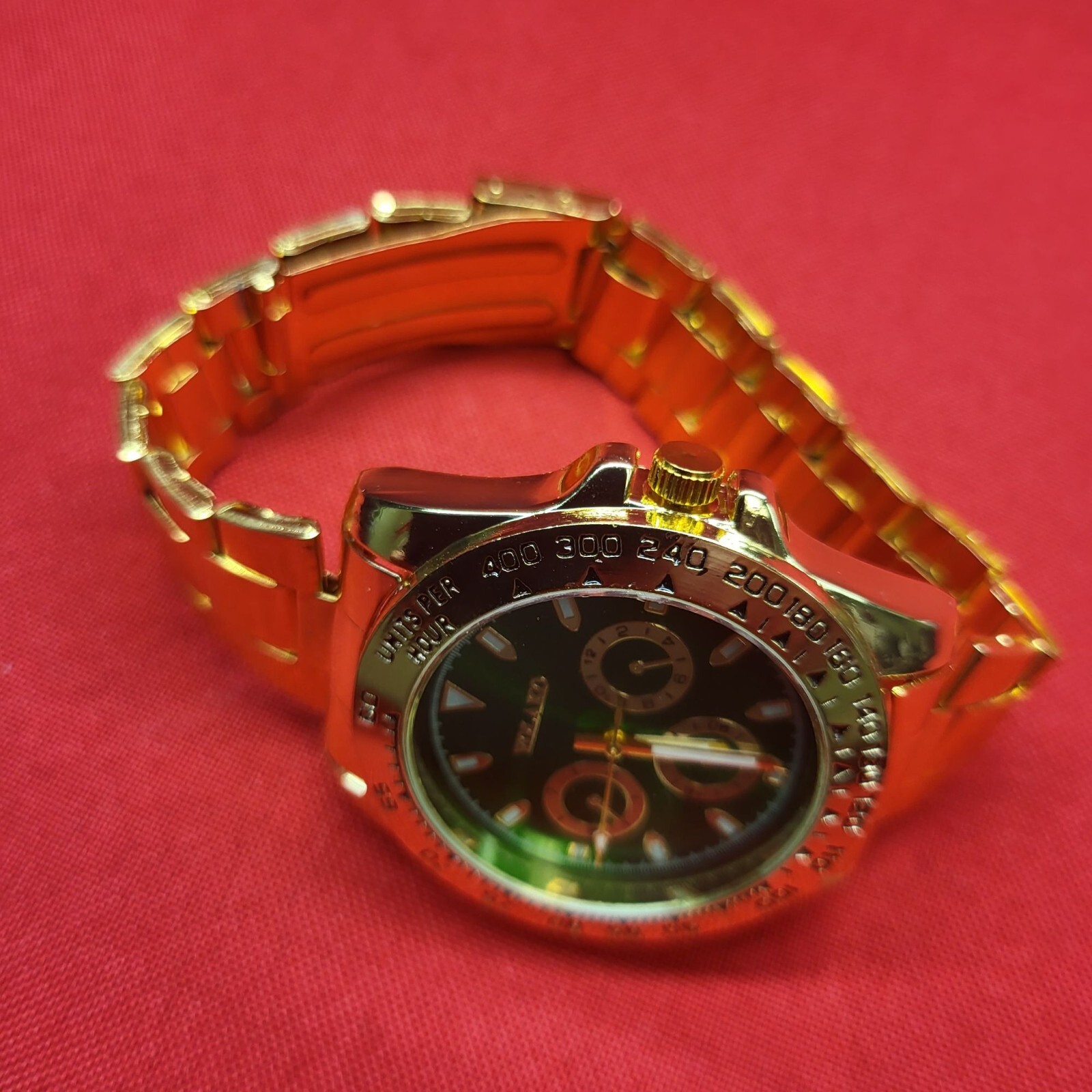 Yolako Watch Luxury Mens Green Gold Metal Round Pointer Quartz Watch Fancy