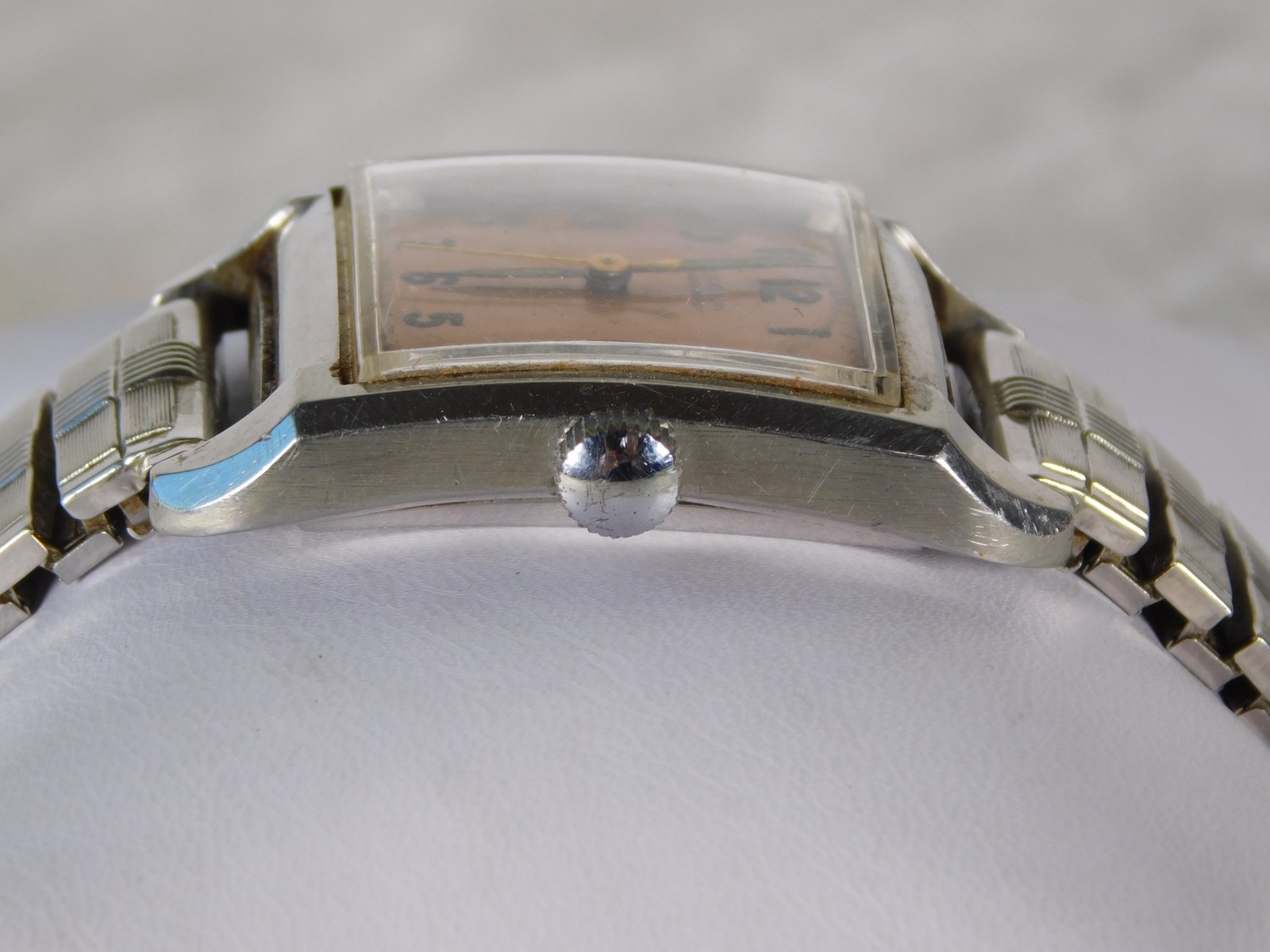 Vintage 1940’s Croton Swiss 17j Bumper Aquamatic Oversize 29mm Tank Watch Works