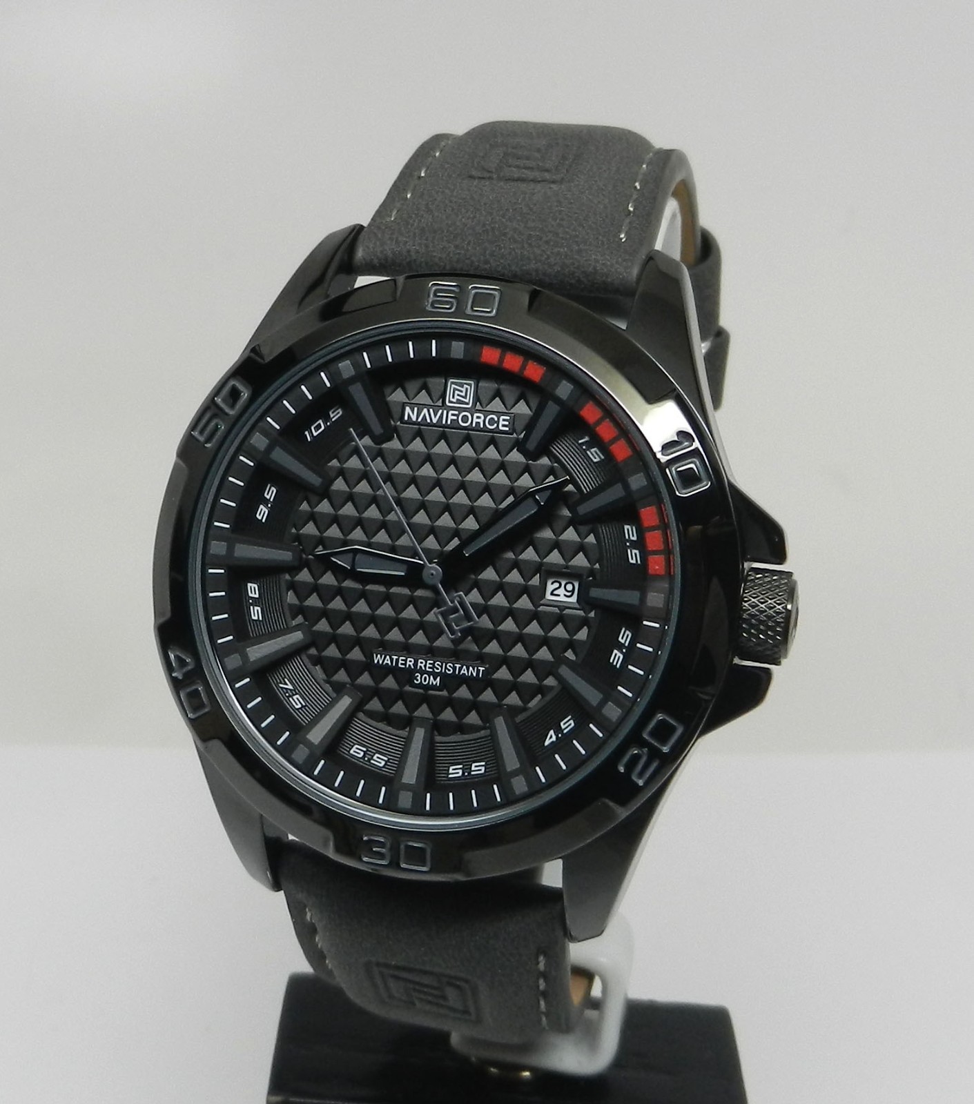 Men’s 45mm Navi Force Textured 3D Pyramid Black Date Dial 30 Meter Sport Watch